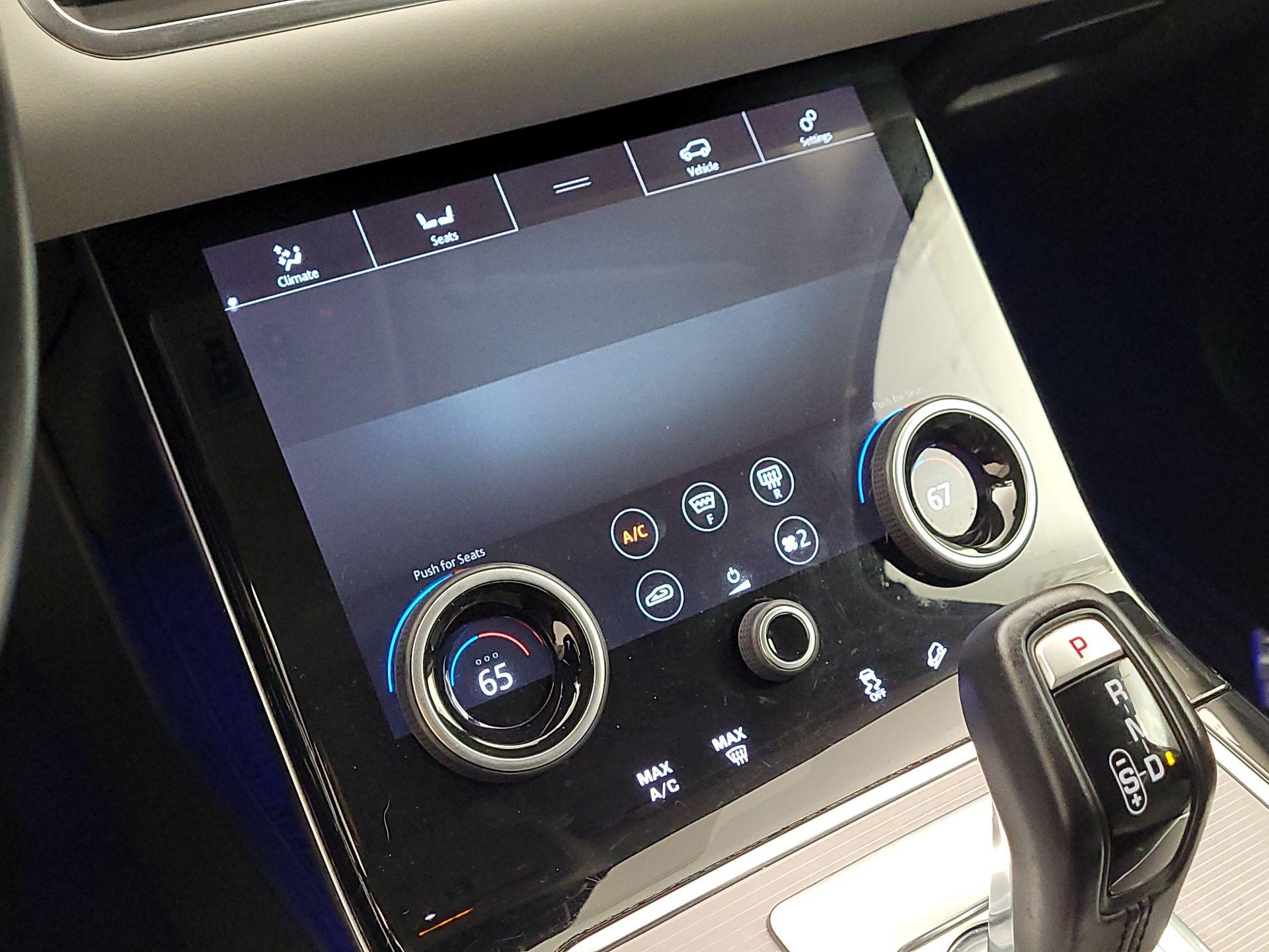 Thumbnail: 2020 Land Rover Range Rover Evoque - 16