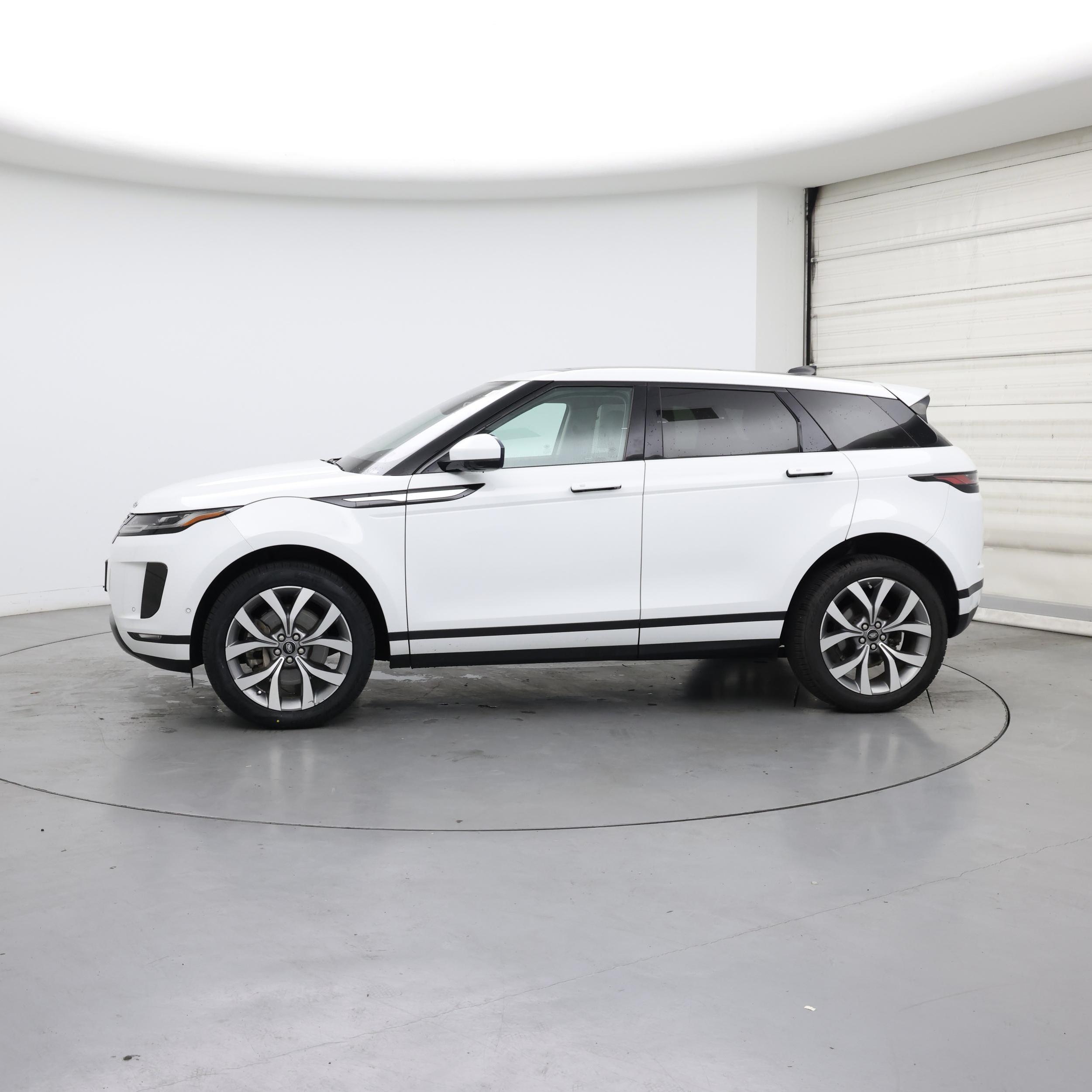 Thumbnail: 2020 Land Rover Range Rover Evoque - 3