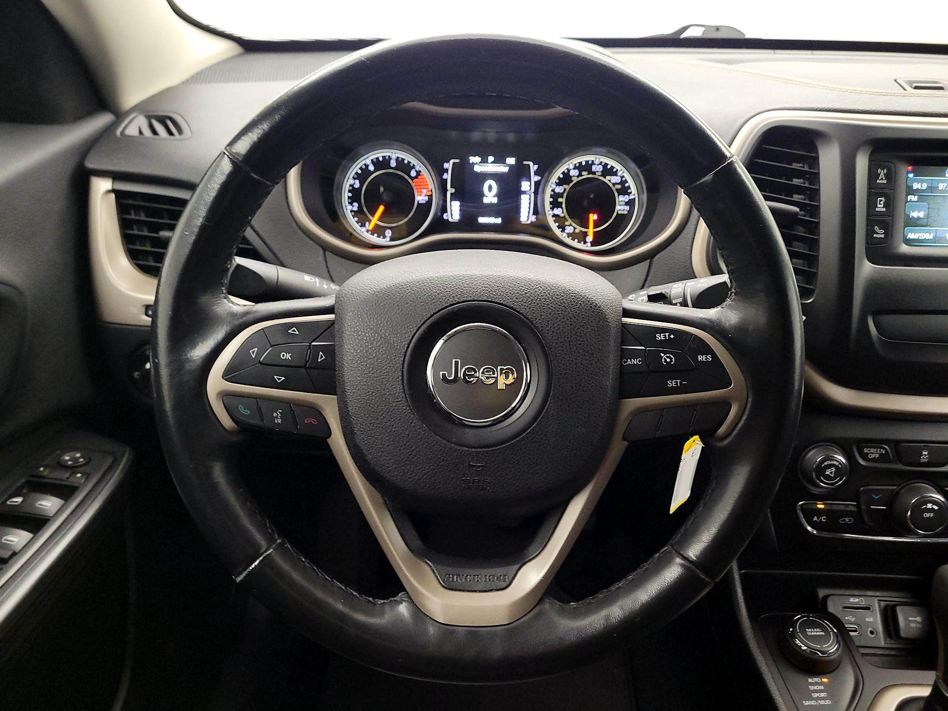Thumbnail: 2016 Jeep Cherokee - 10