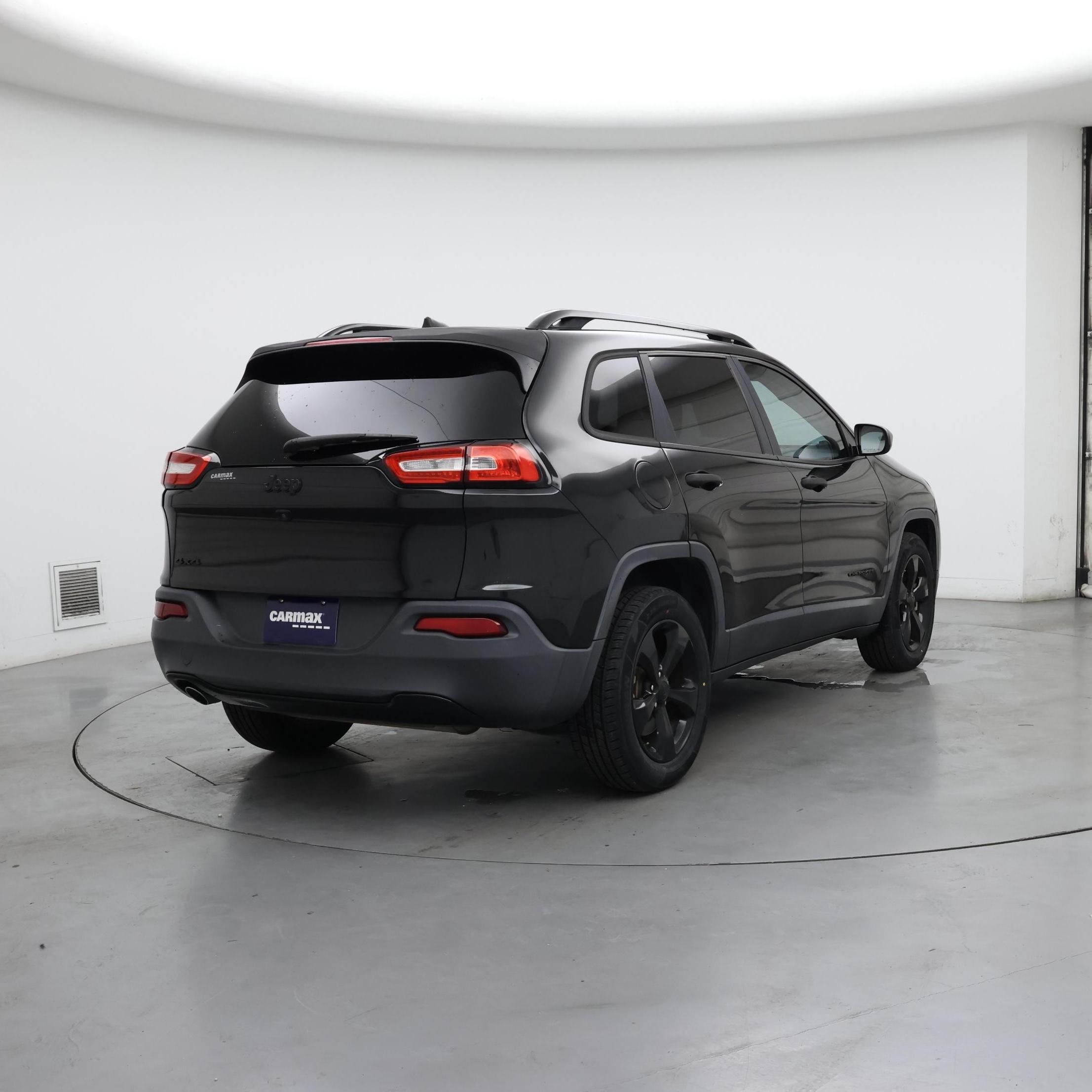 Thumbnail: 2016 Jeep Cherokee - 8