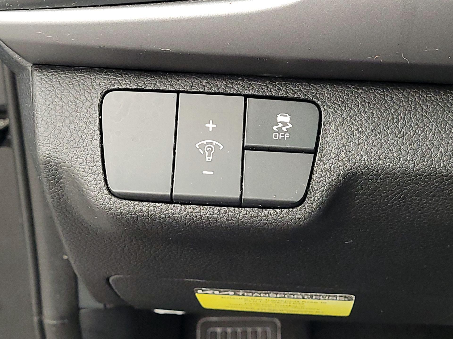 Thumbnail: 2023 Kia Rio - 13