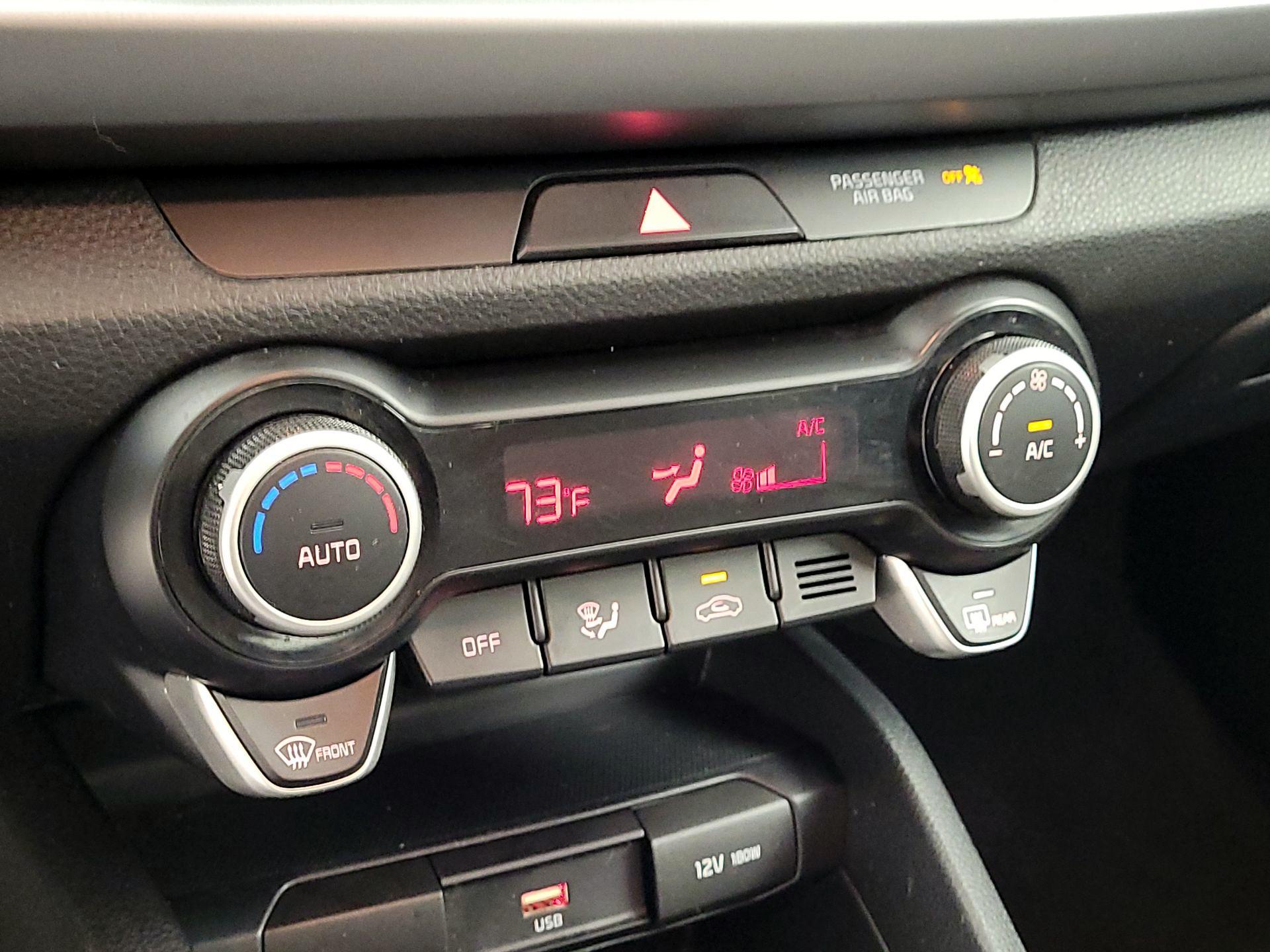 Thumbnail: 2023 Kia Rio - 16