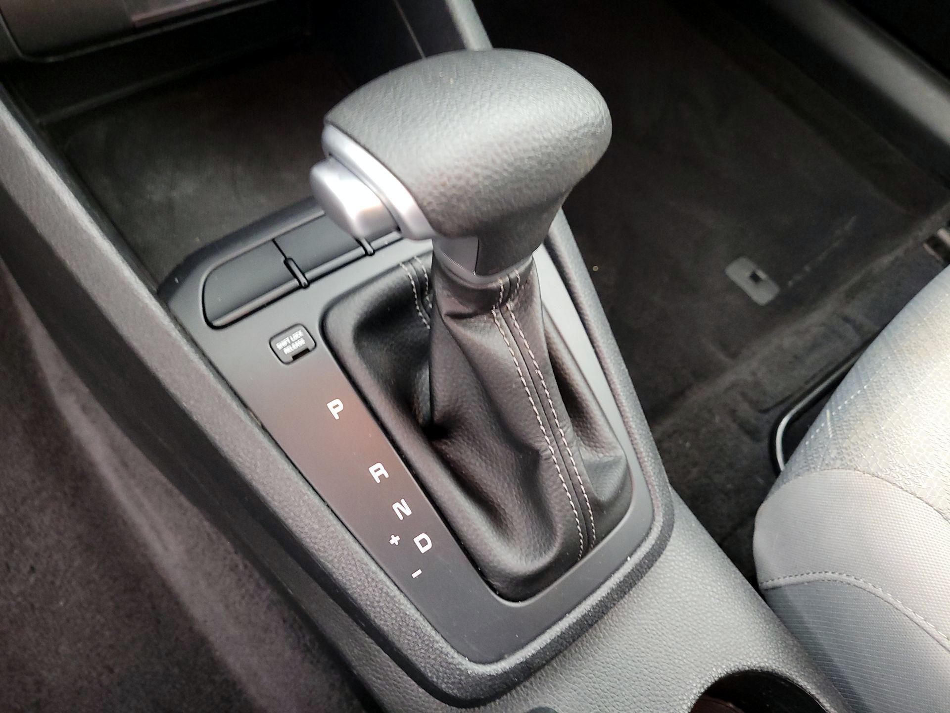 Thumbnail: 2023 Kia Rio - 17