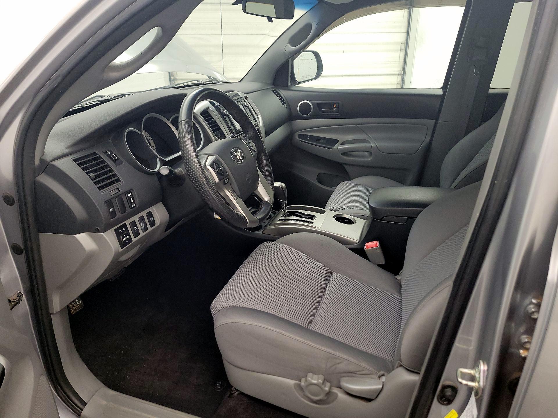 Thumbnail: 2014 Toyota Tacoma - 11