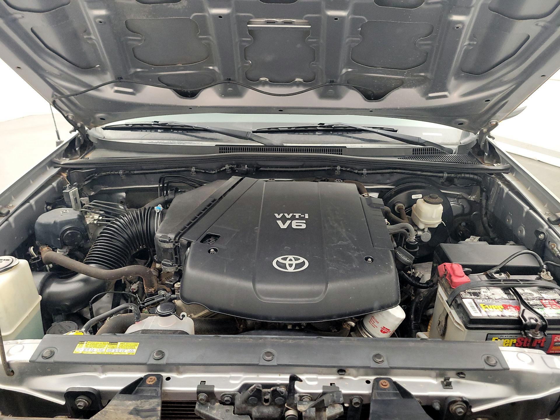 Thumbnail: 2014 Toyota Tacoma - 17