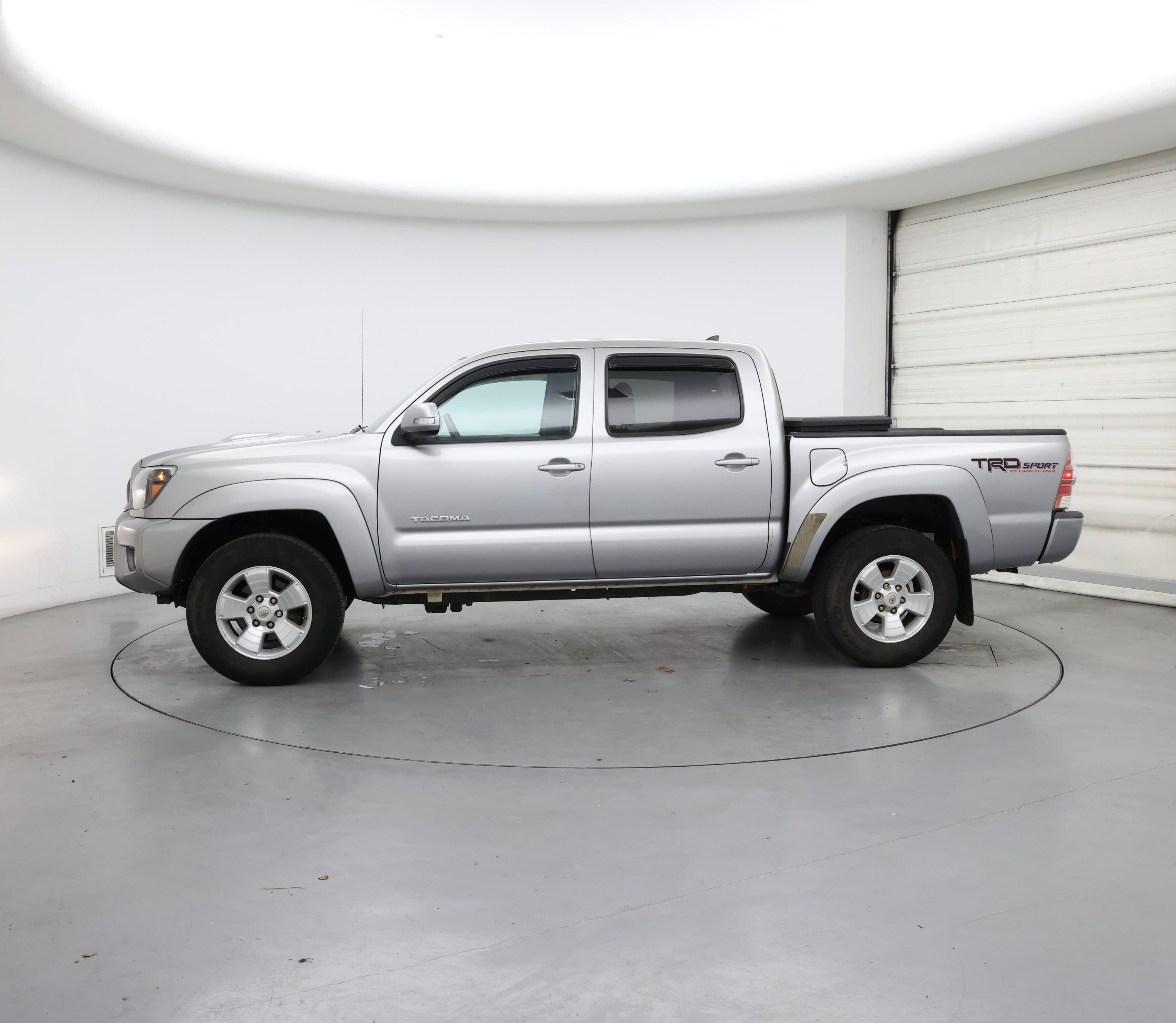 Thumbnail: 2014 Toyota Tacoma - 3
