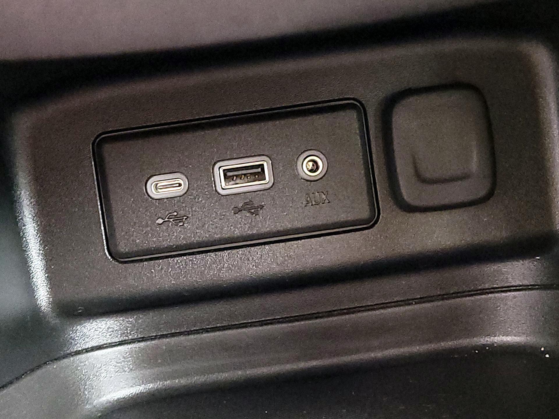 Thumbnail: 2021 Chevrolet Equinox - 18