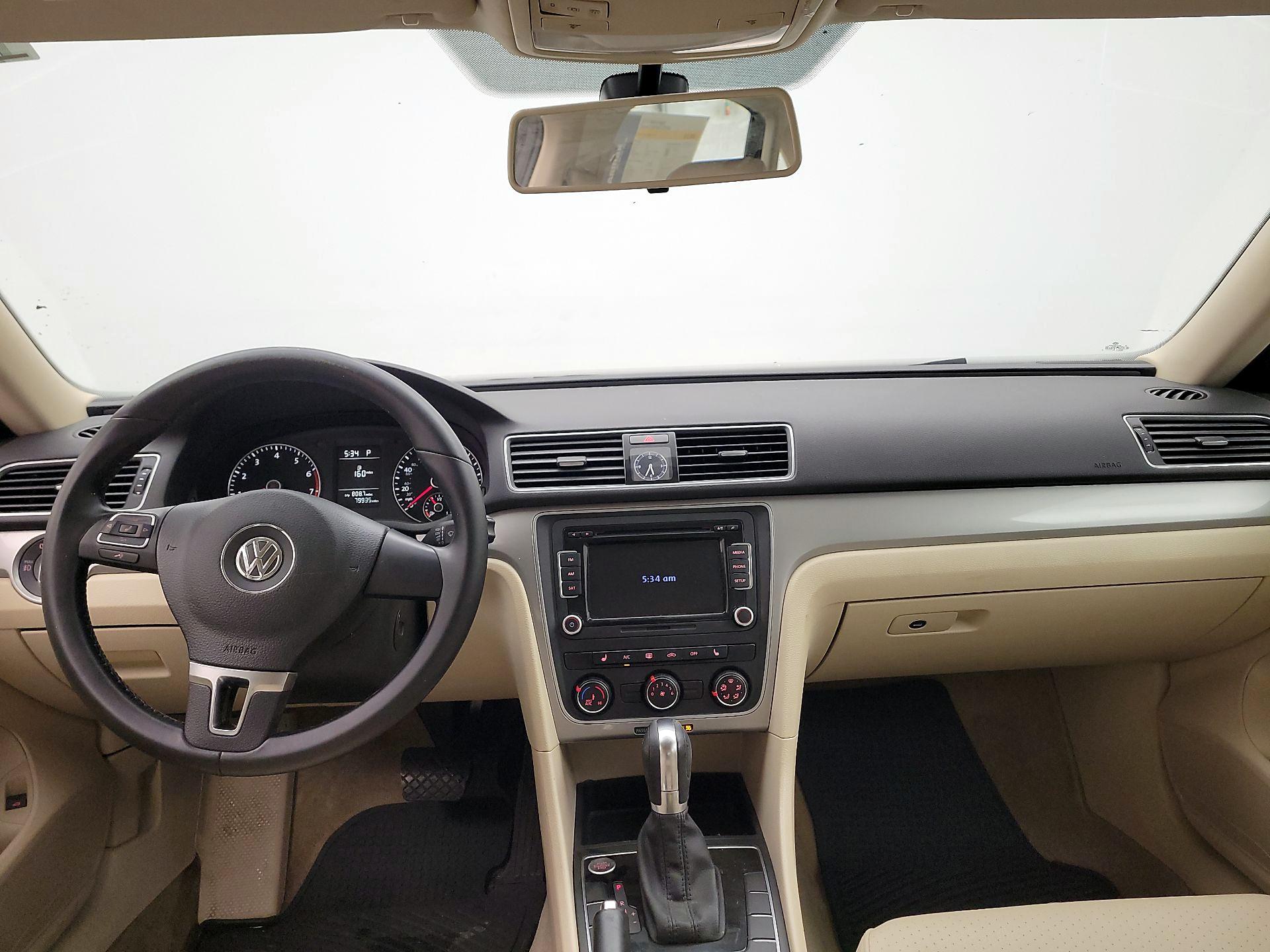 Thumbnail: 2015 Volkswagen Passat - 9