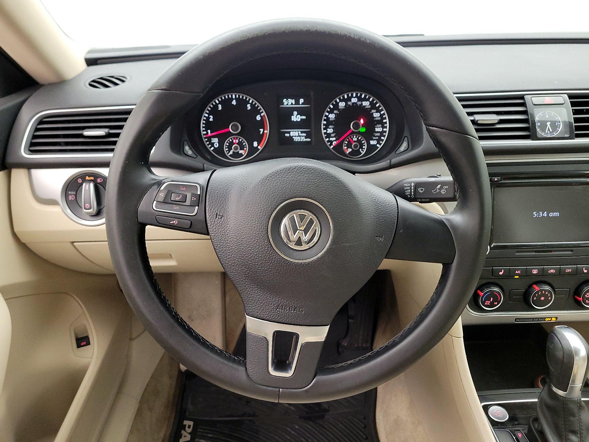 Thumbnail: 2015 Volkswagen Passat - 10