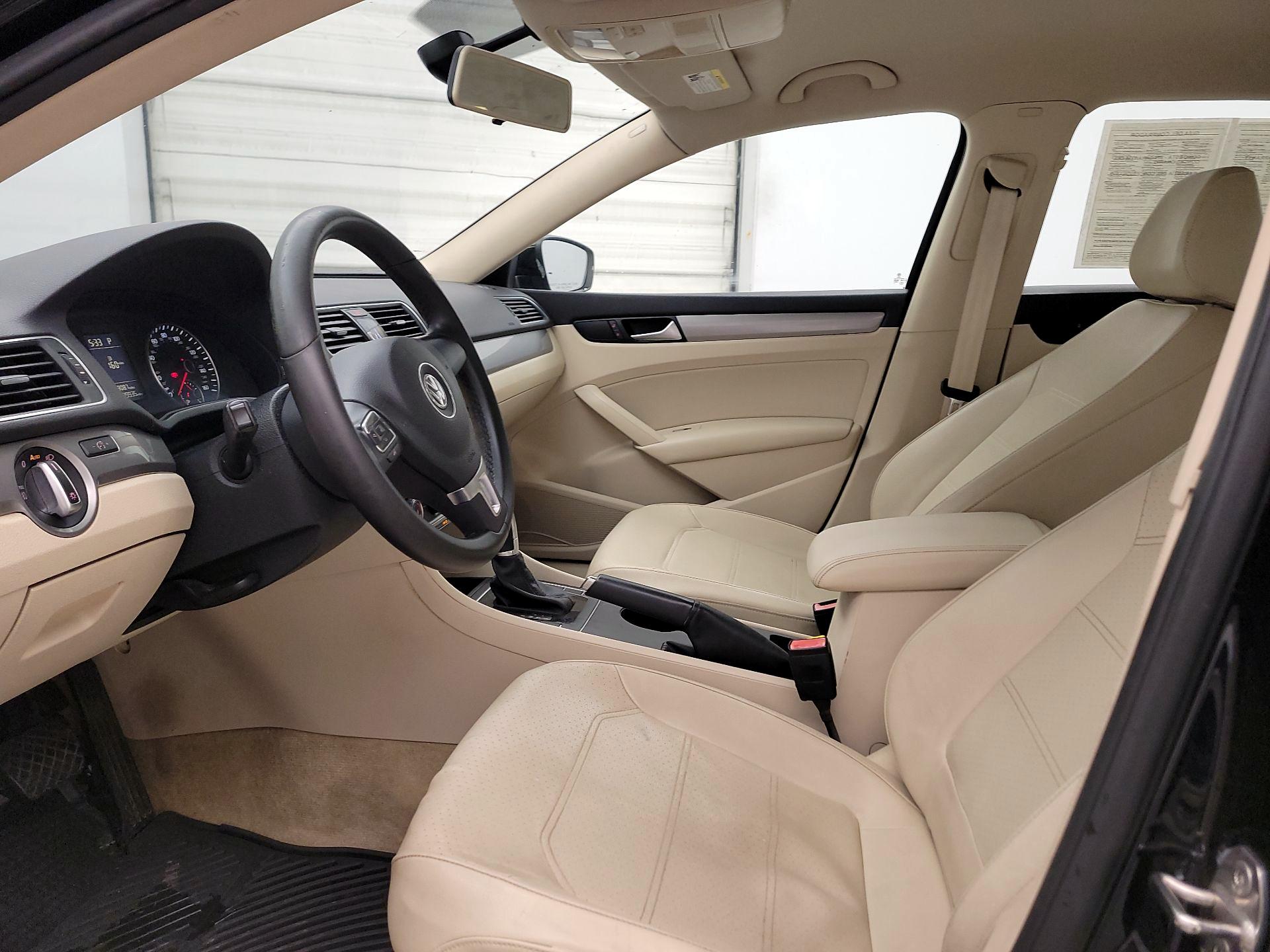 Thumbnail: 2015 Volkswagen Passat - 11