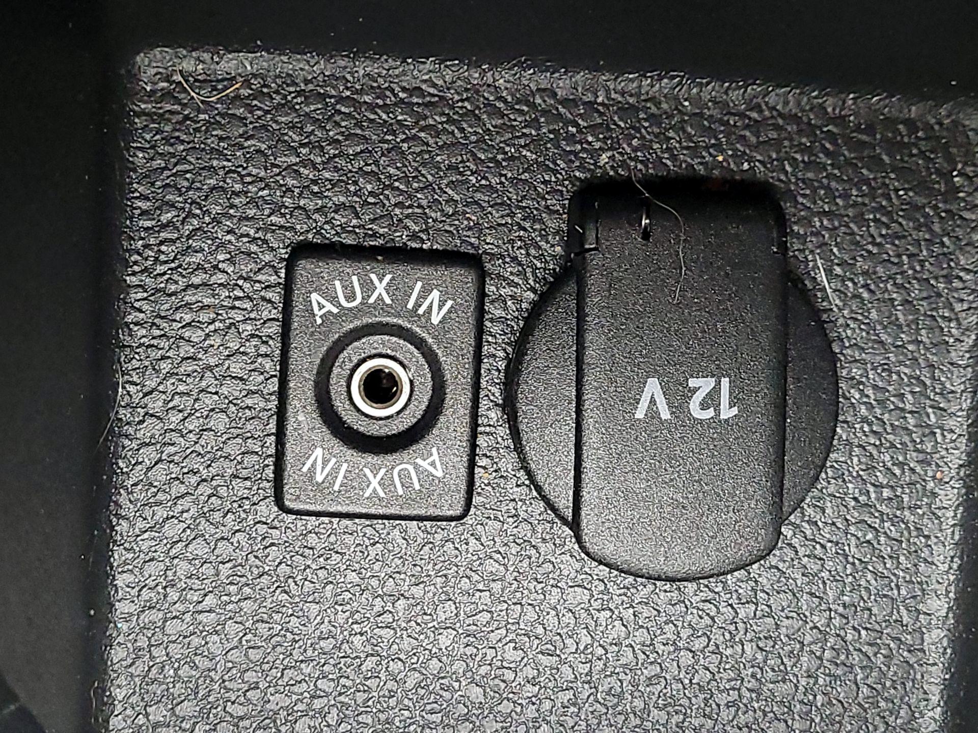 Thumbnail: 2015 Volkswagen Passat - 18