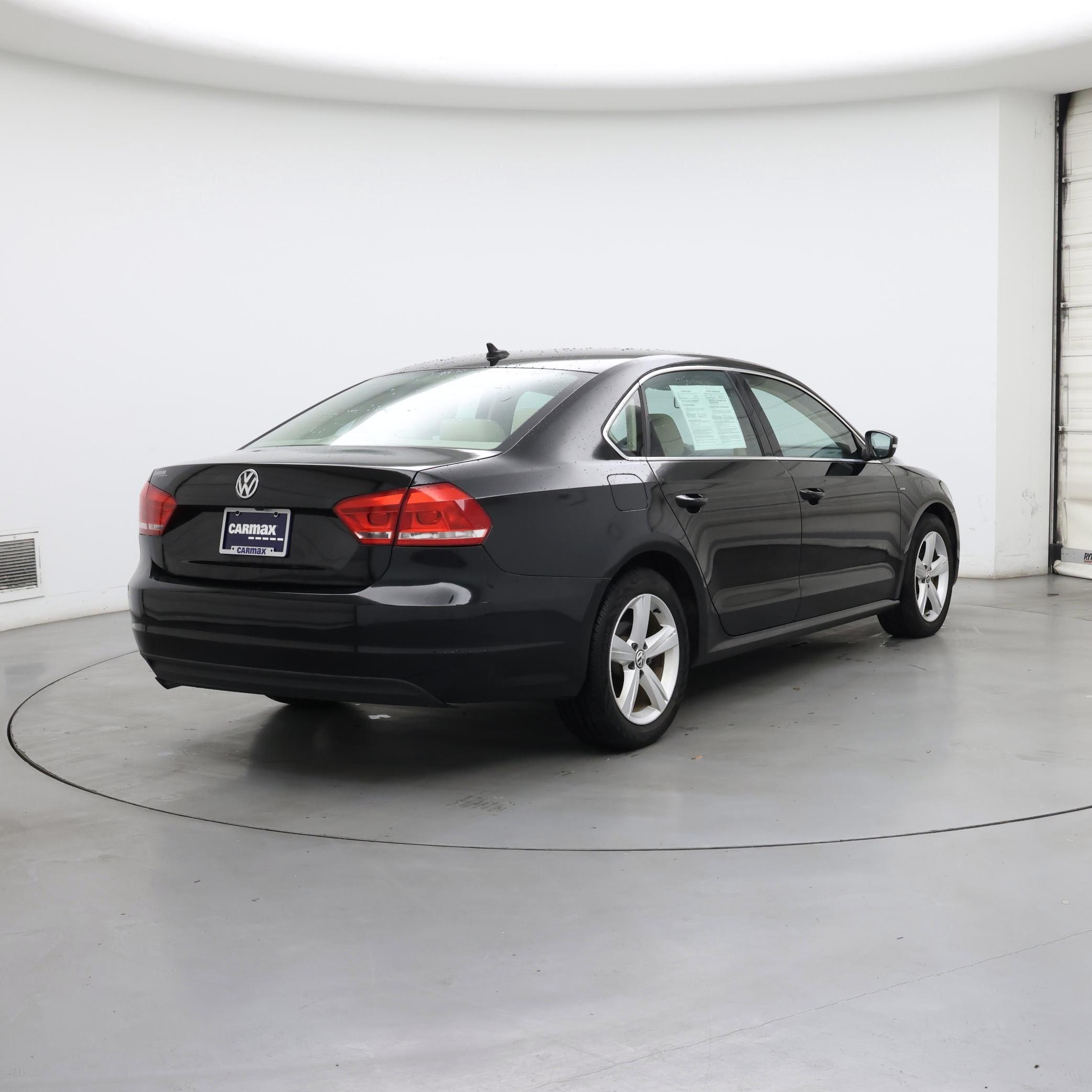 Thumbnail: 2015 Volkswagen Passat - 8