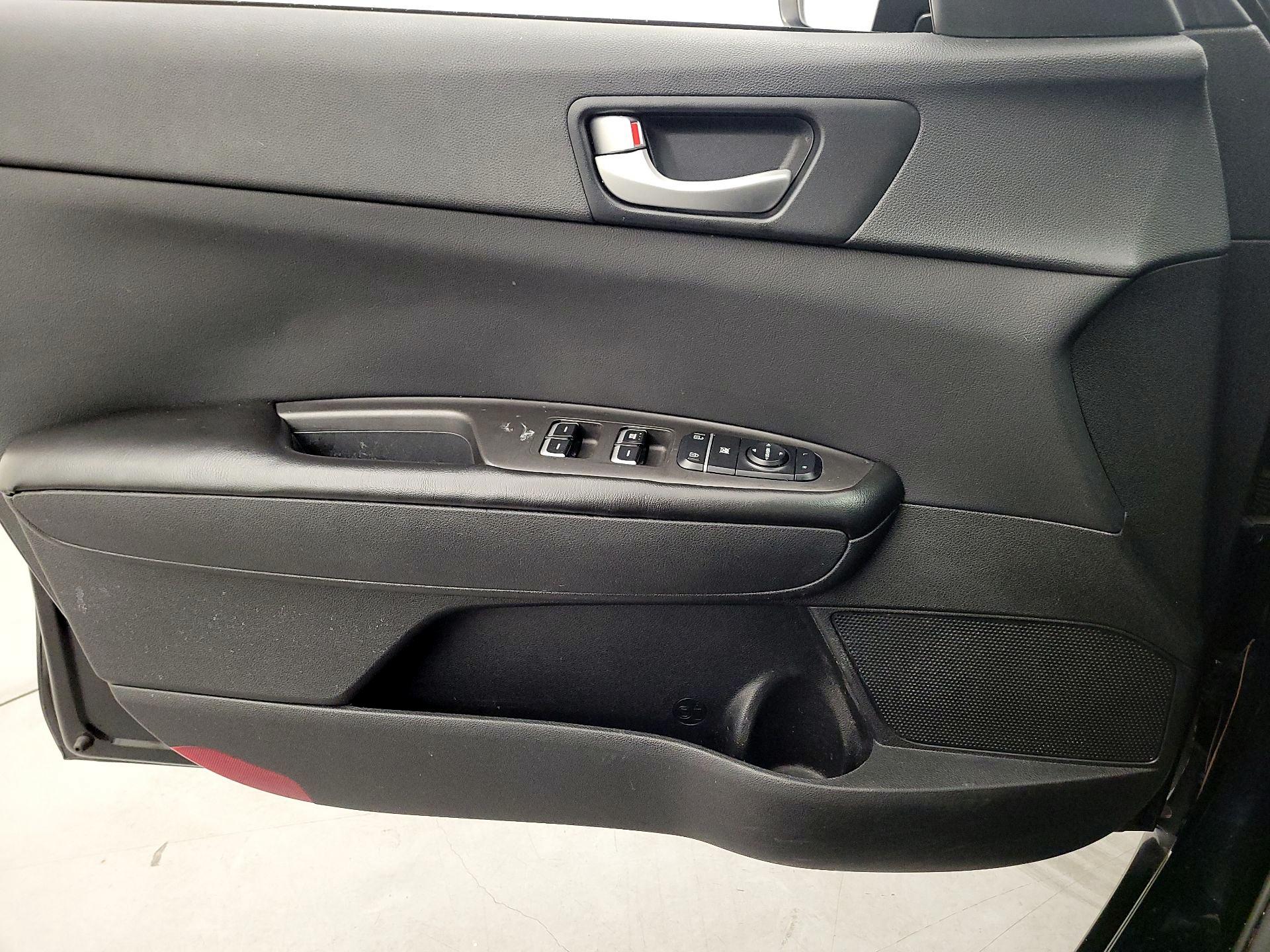 Thumbnail: 2018 Kia Optima - 12