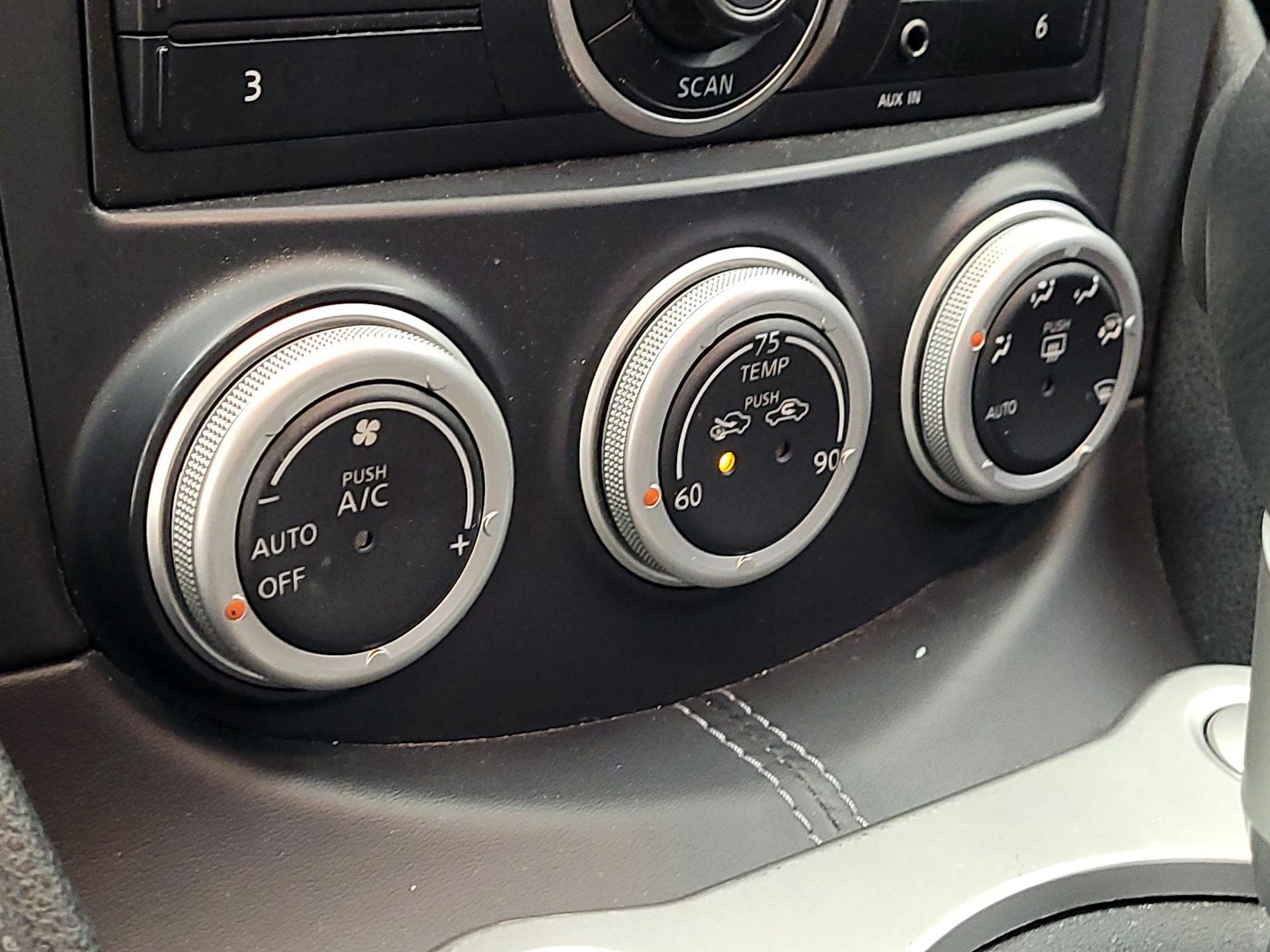 Thumbnail: 2014 Nissan Z - 16