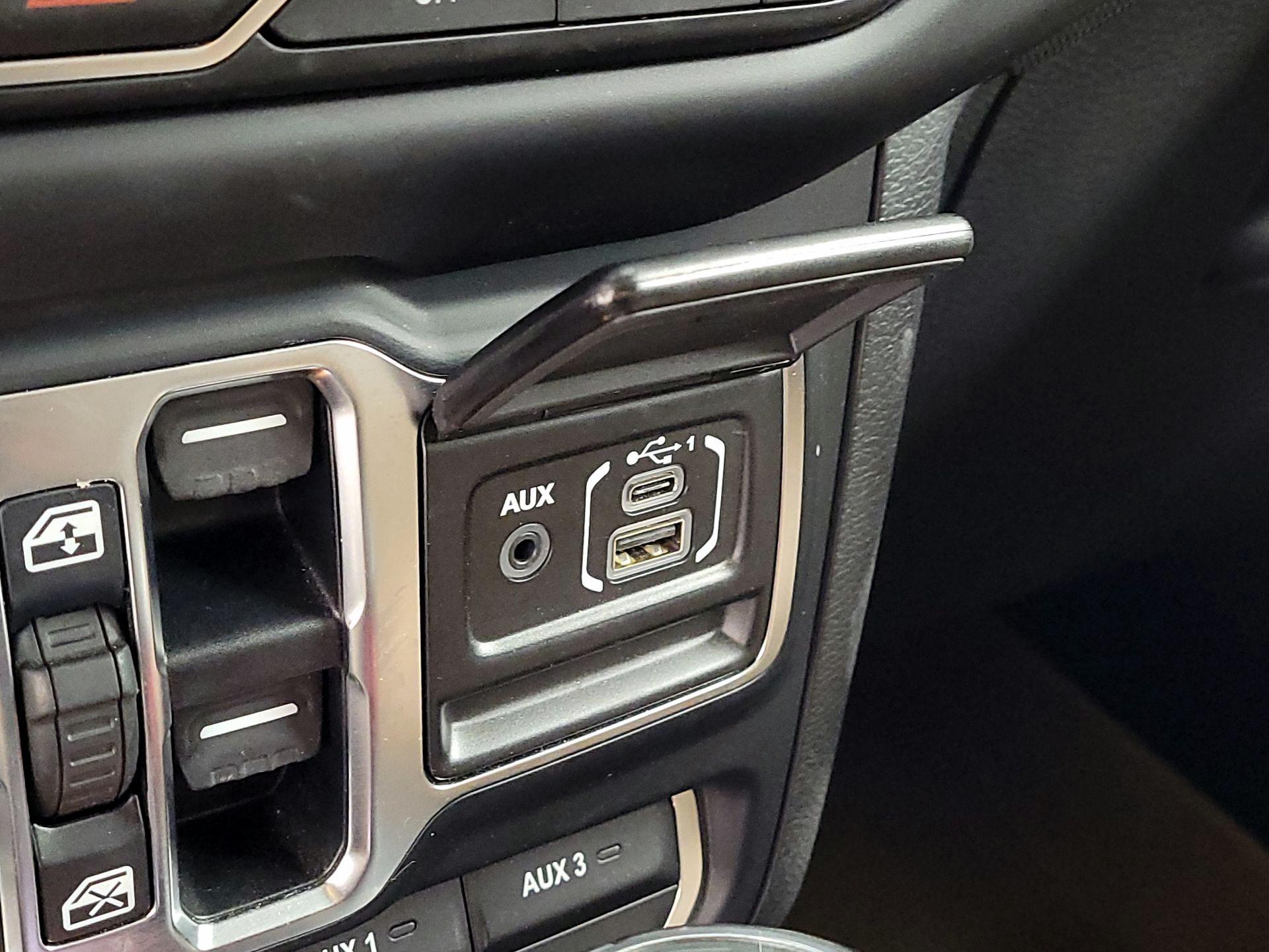 Thumbnail: 2020 Jeep Gladiator - 18