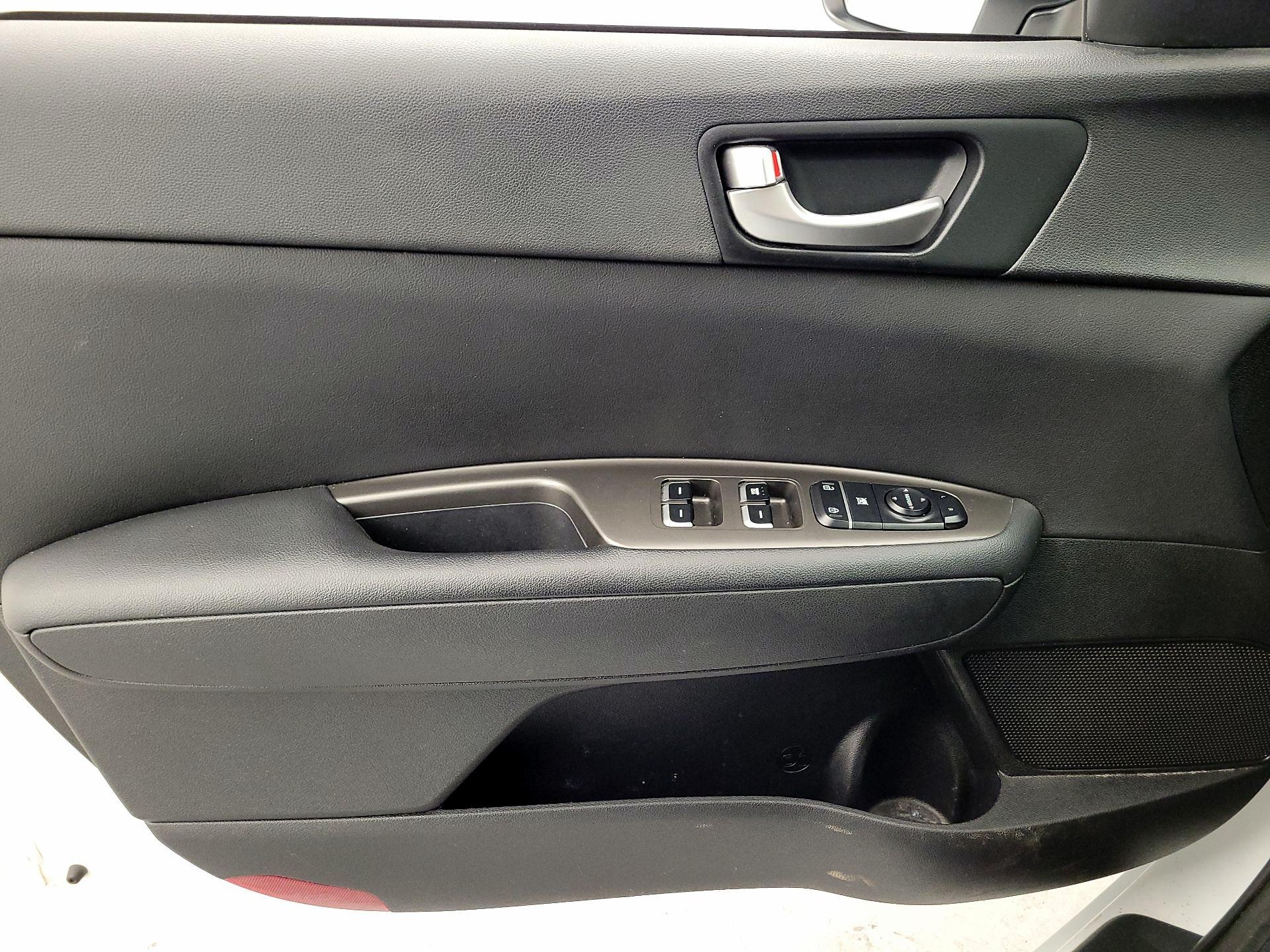 Thumbnail: 2020 Kia Optima - 12