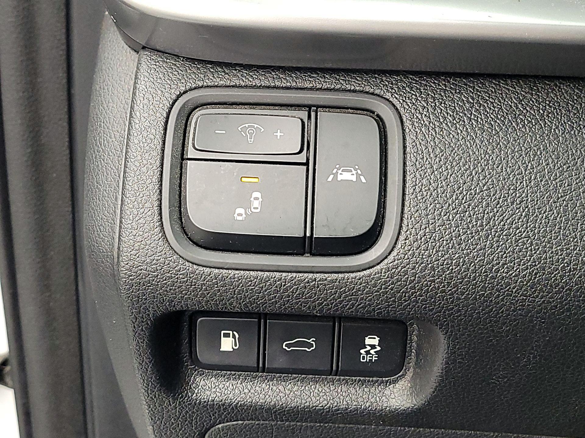 Thumbnail: 2020 Kia Optima - 13