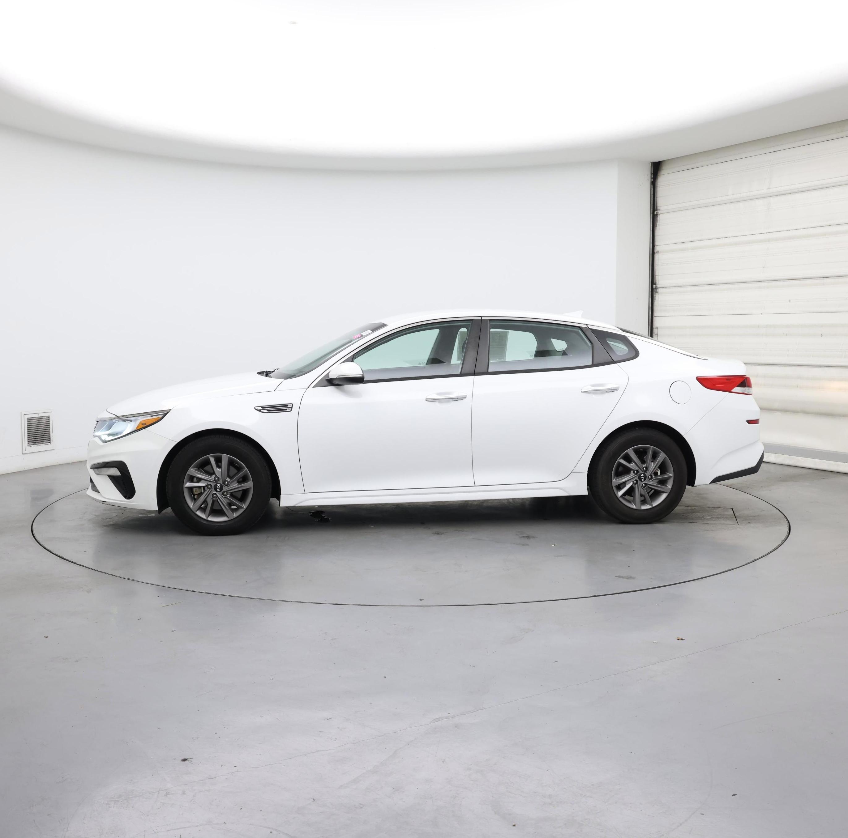 Thumbnail: 2020 Kia Optima - 3