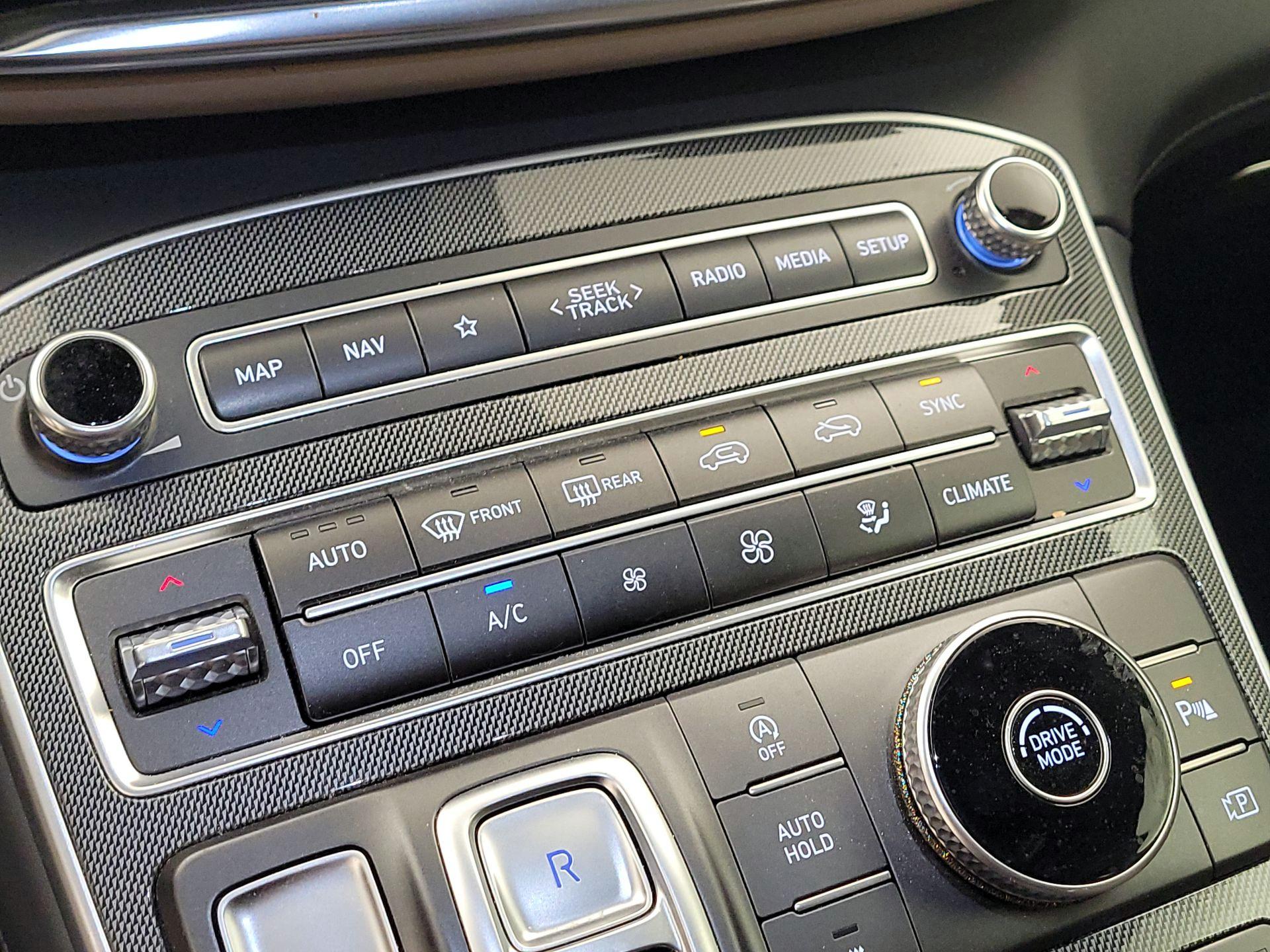 Thumbnail: 2022 Hyundai Santa Fe - 16