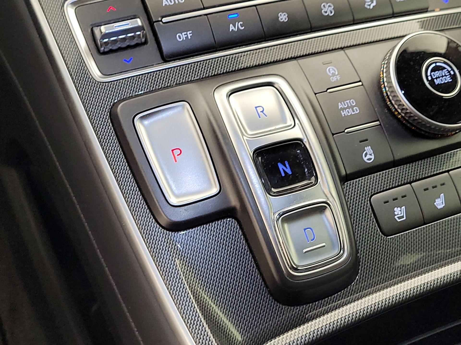 Thumbnail: 2022 Hyundai Santa Fe - 17