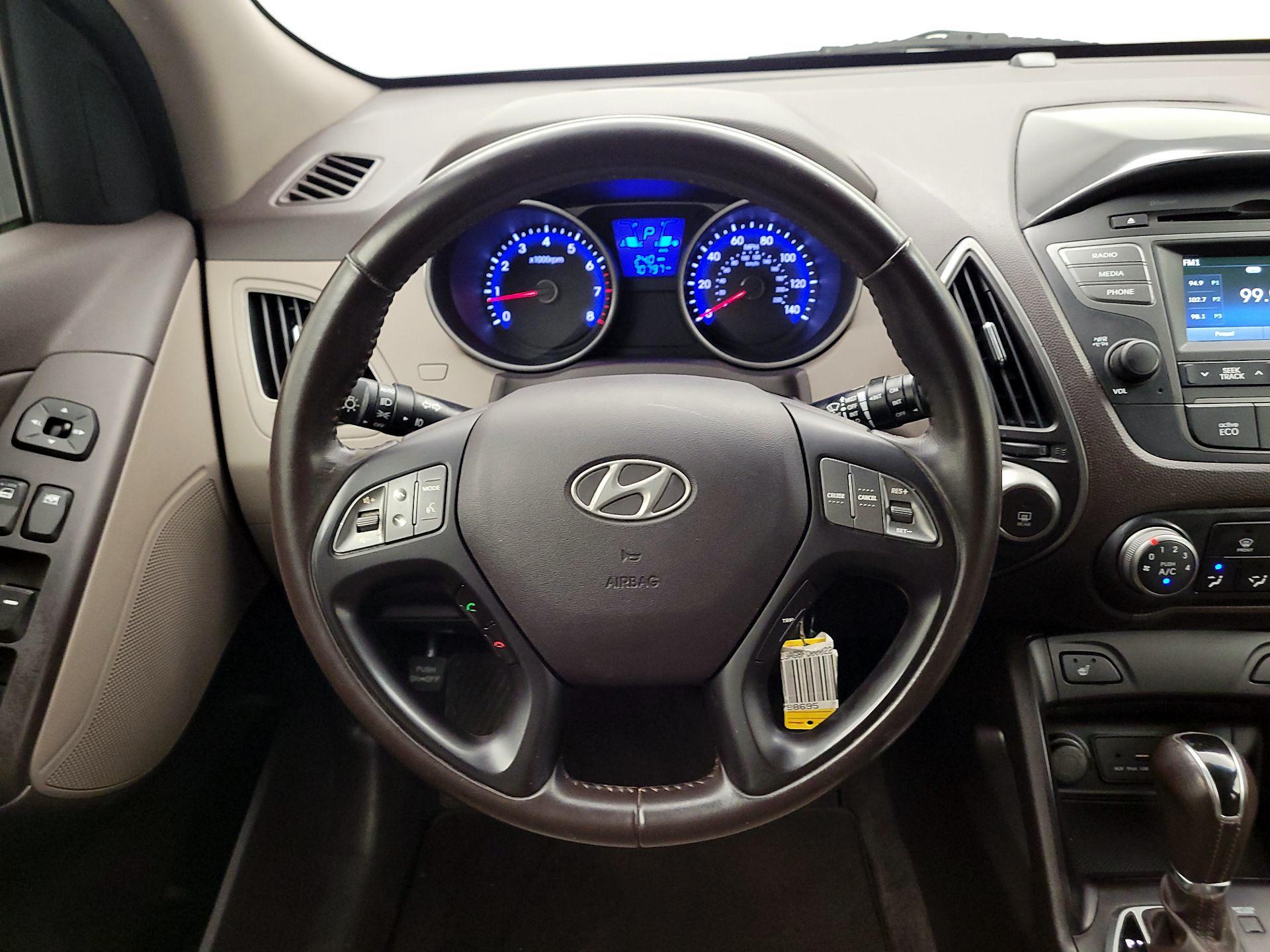 Thumbnail: 2015 Hyundai Tucson - 10