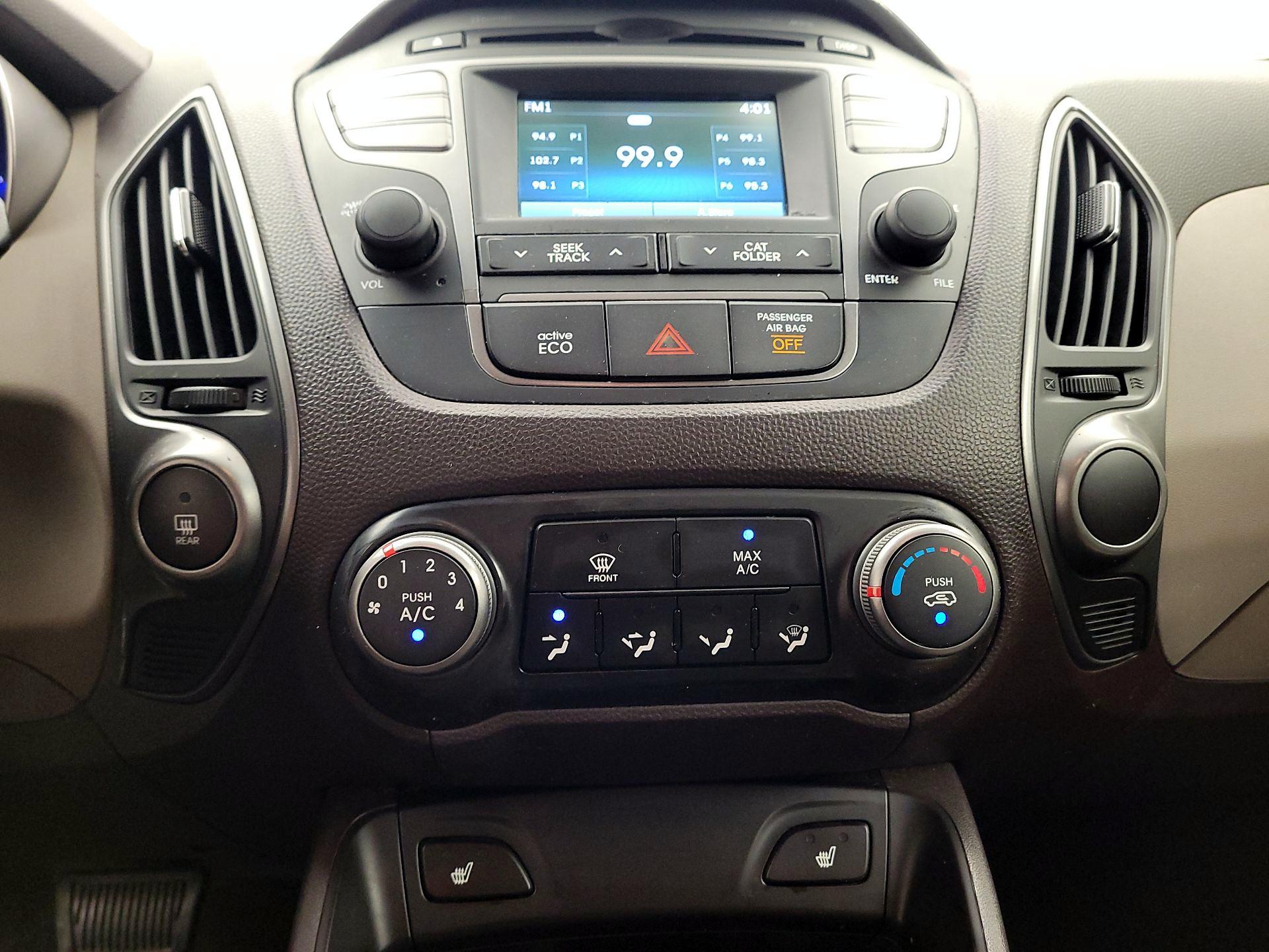 Thumbnail: 2015 Hyundai Tucson - 16