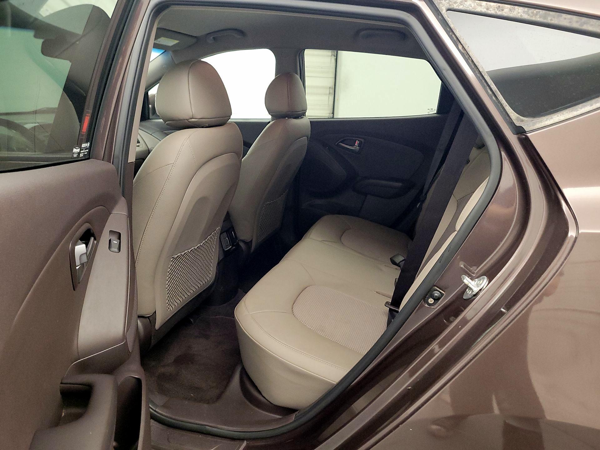 Thumbnail: 2015 Hyundai Tucson - 19