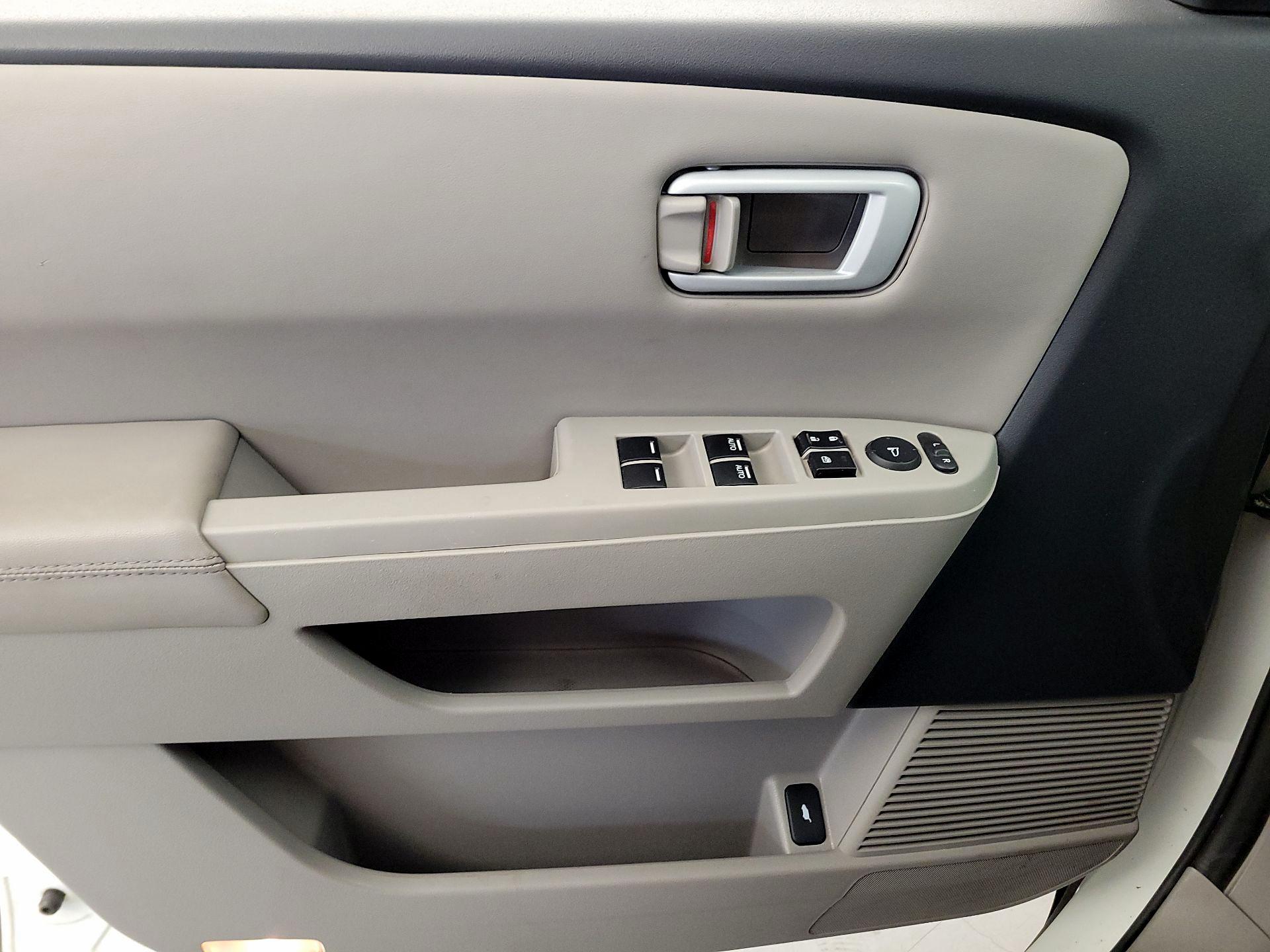 Thumbnail: 2015 Honda Pilot - 12