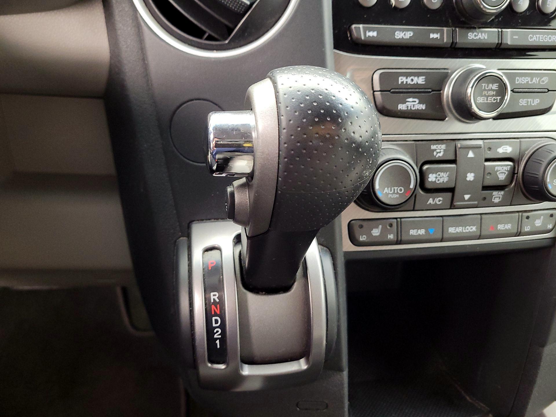 Thumbnail: 2015 Honda Pilot - 15