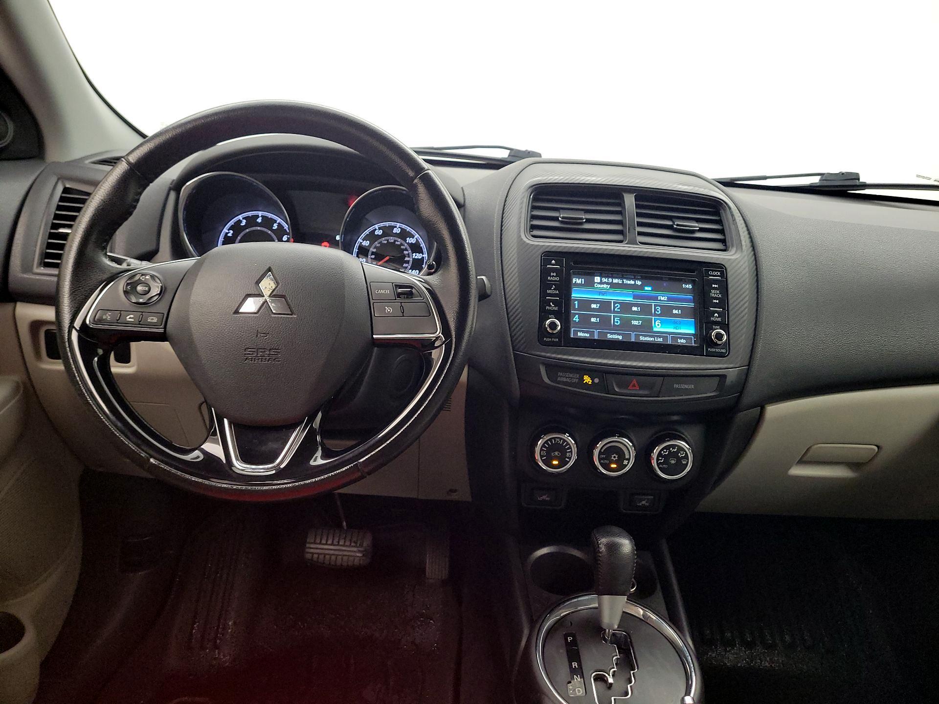 Thumbnail: 2016 Mitsubishi Outlander Sport - 9