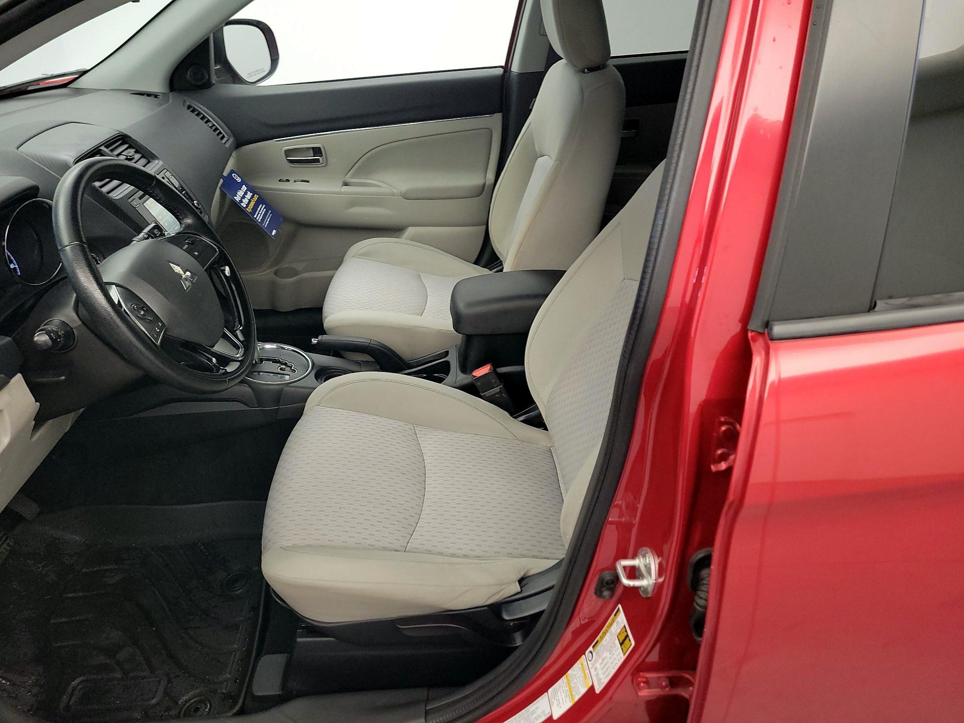 Thumbnail: 2016 Mitsubishi Outlander Sport - 11