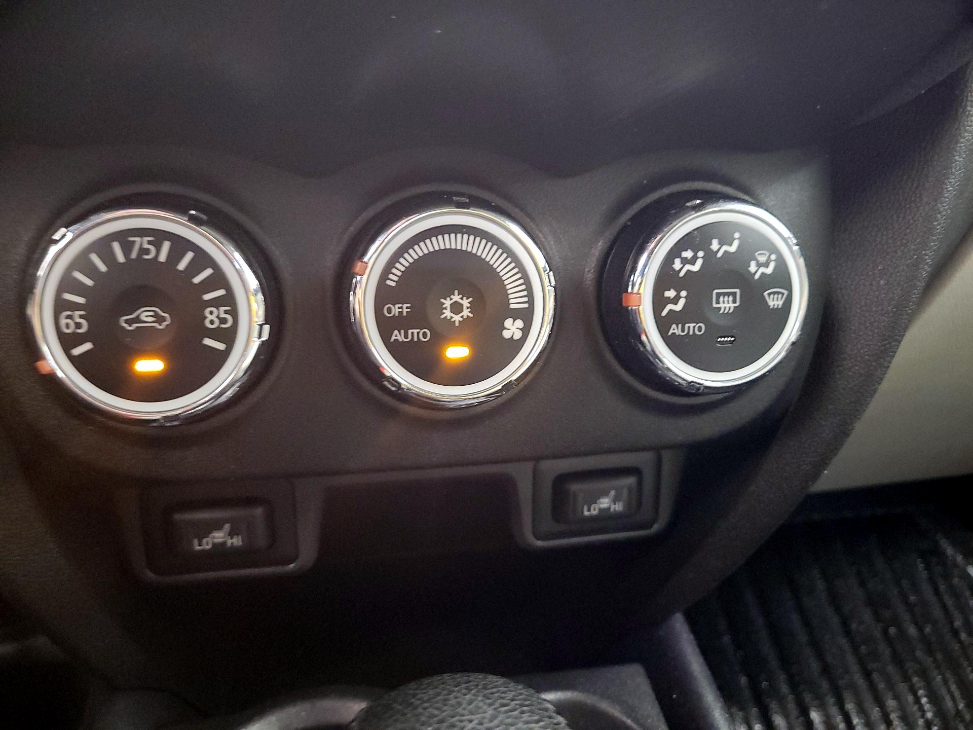 Thumbnail: 2016 Mitsubishi Outlander Sport - 14