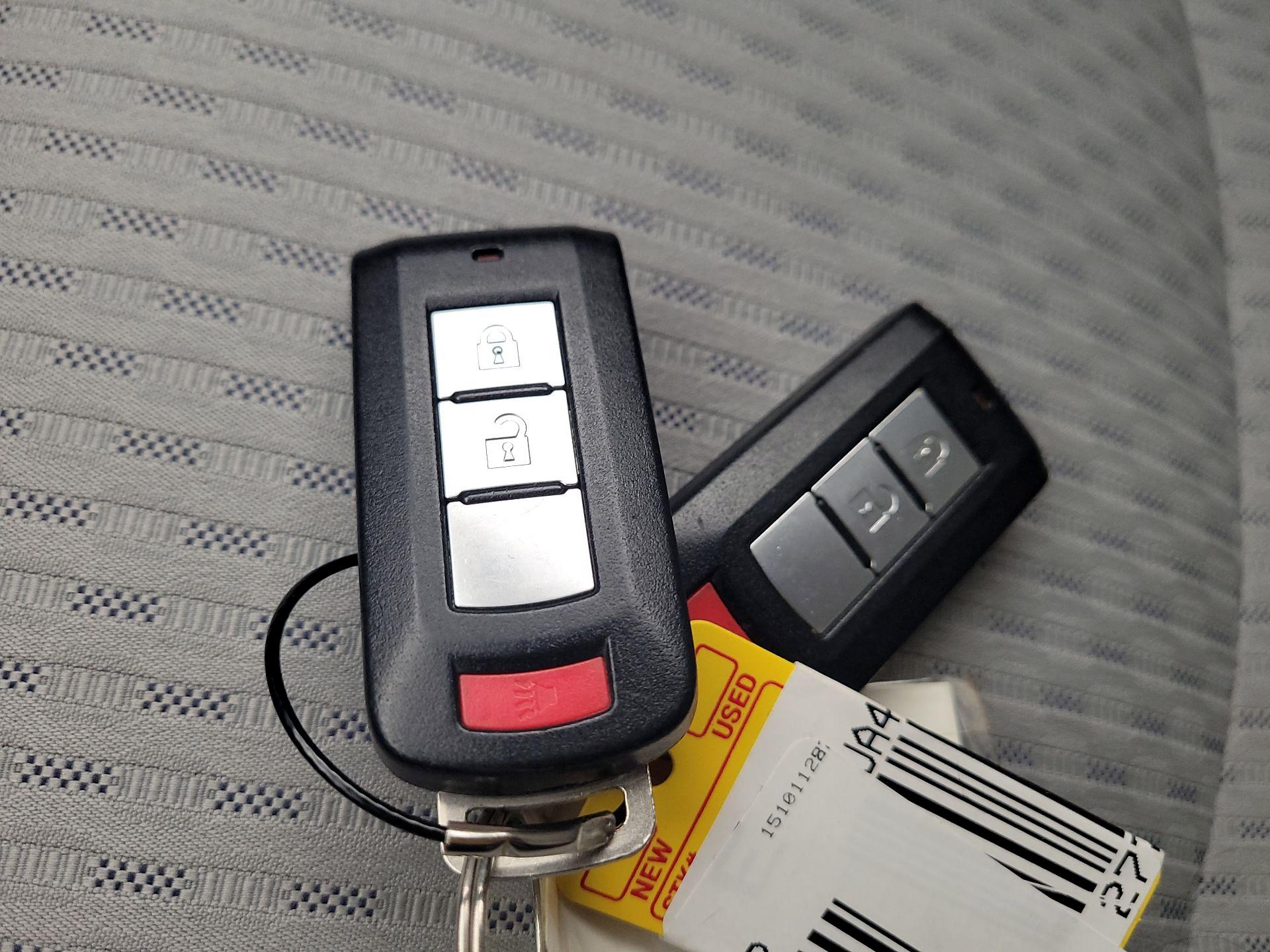 Thumbnail: 2016 Mitsubishi Outlander Sport - 18