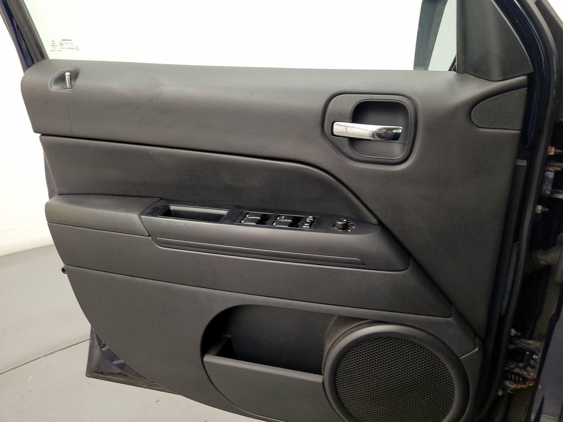 Thumbnail: 2014 Jeep Patriot - 12