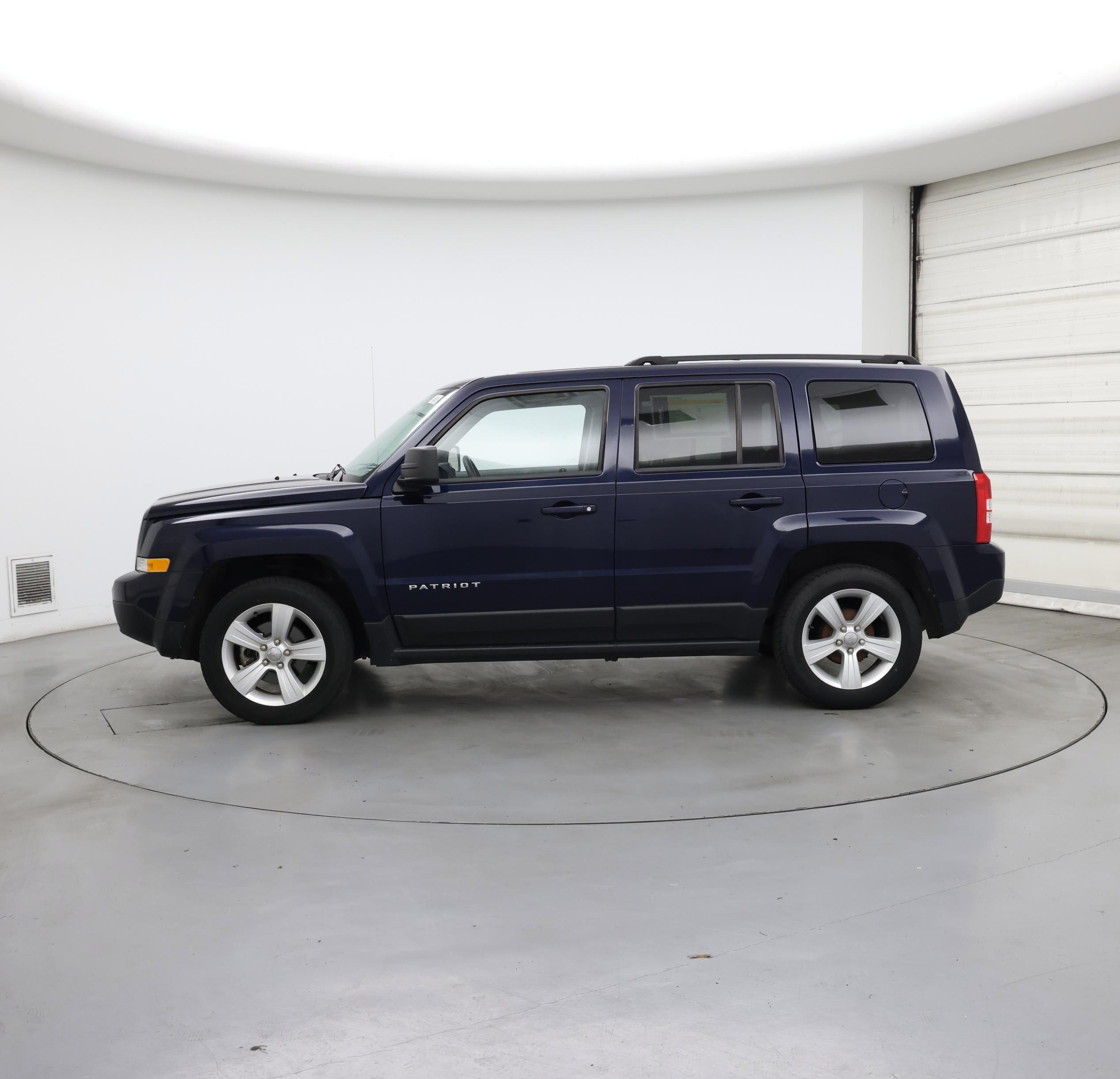 Thumbnail: 2014 Jeep Patriot - 3