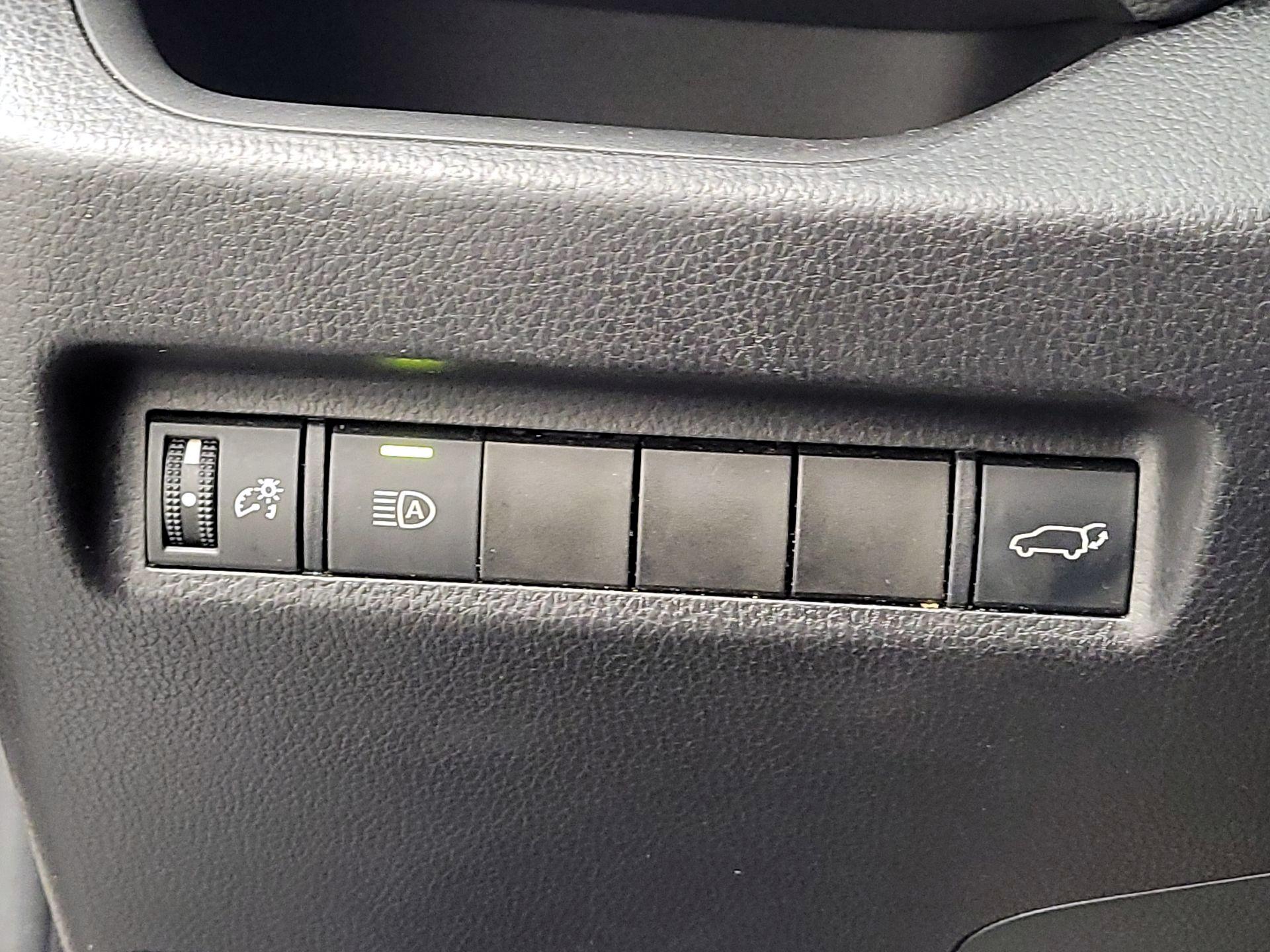 Thumbnail: 2021 Toyota RAV4 - 13