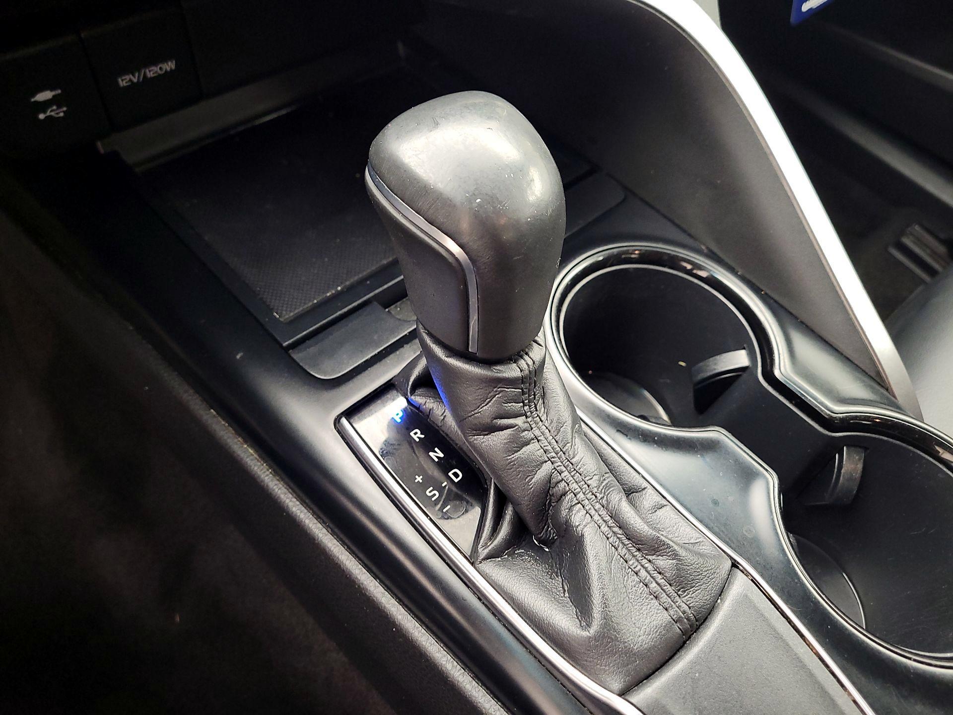 Thumbnail: 2018 Toyota Camry - 17