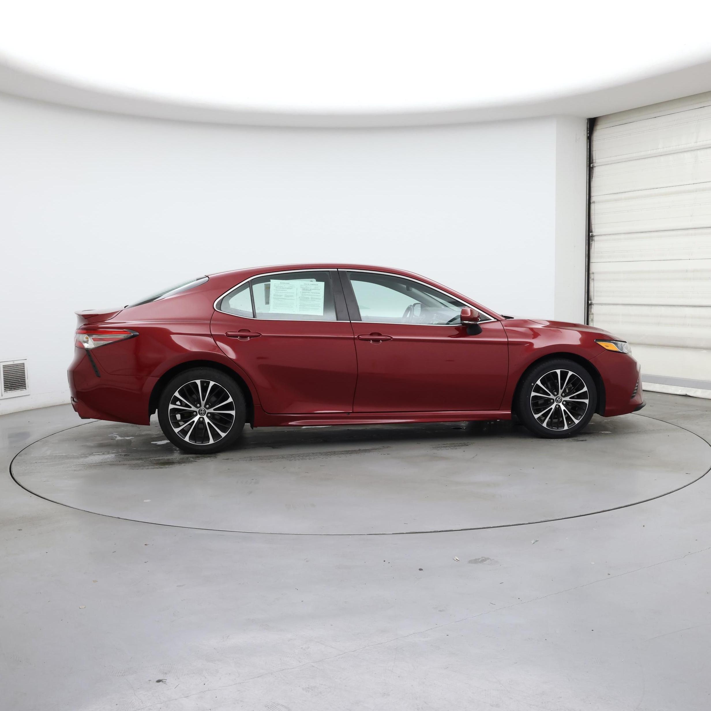 Thumbnail: 2018 Toyota Camry - 7