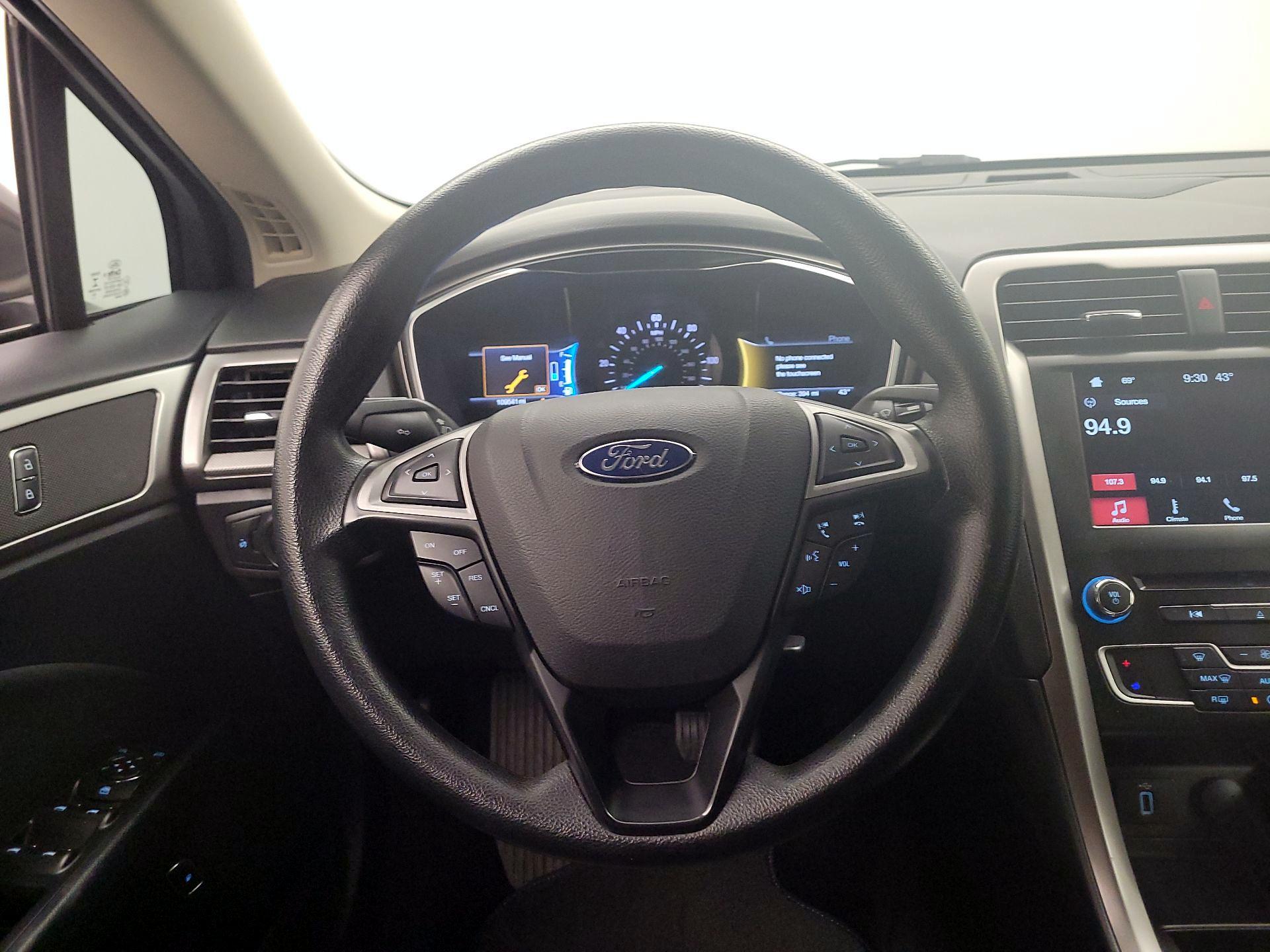 Thumbnail: 2017 Ford Fusion - 10