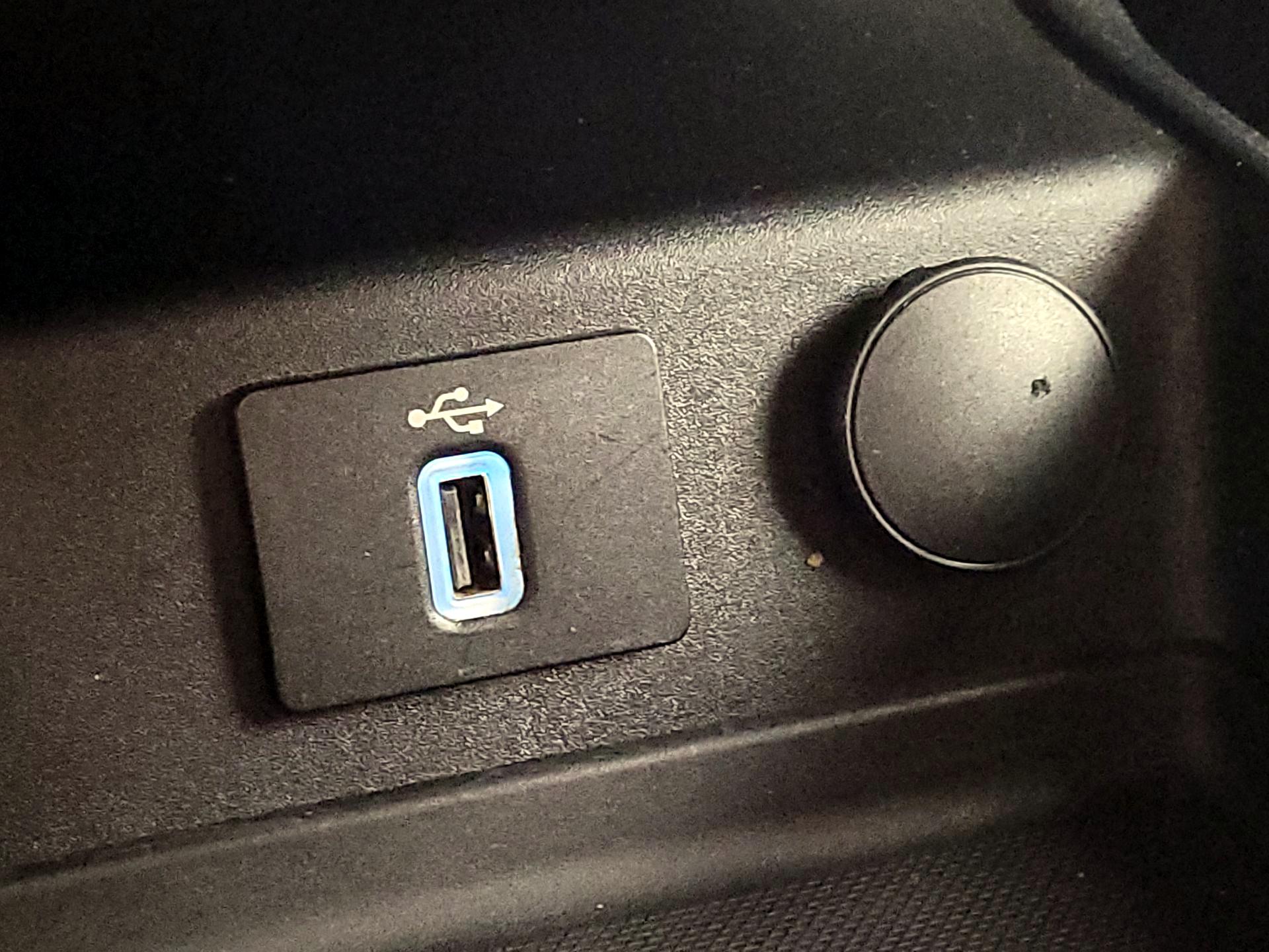 Thumbnail: 2017 Ford Fusion - 18