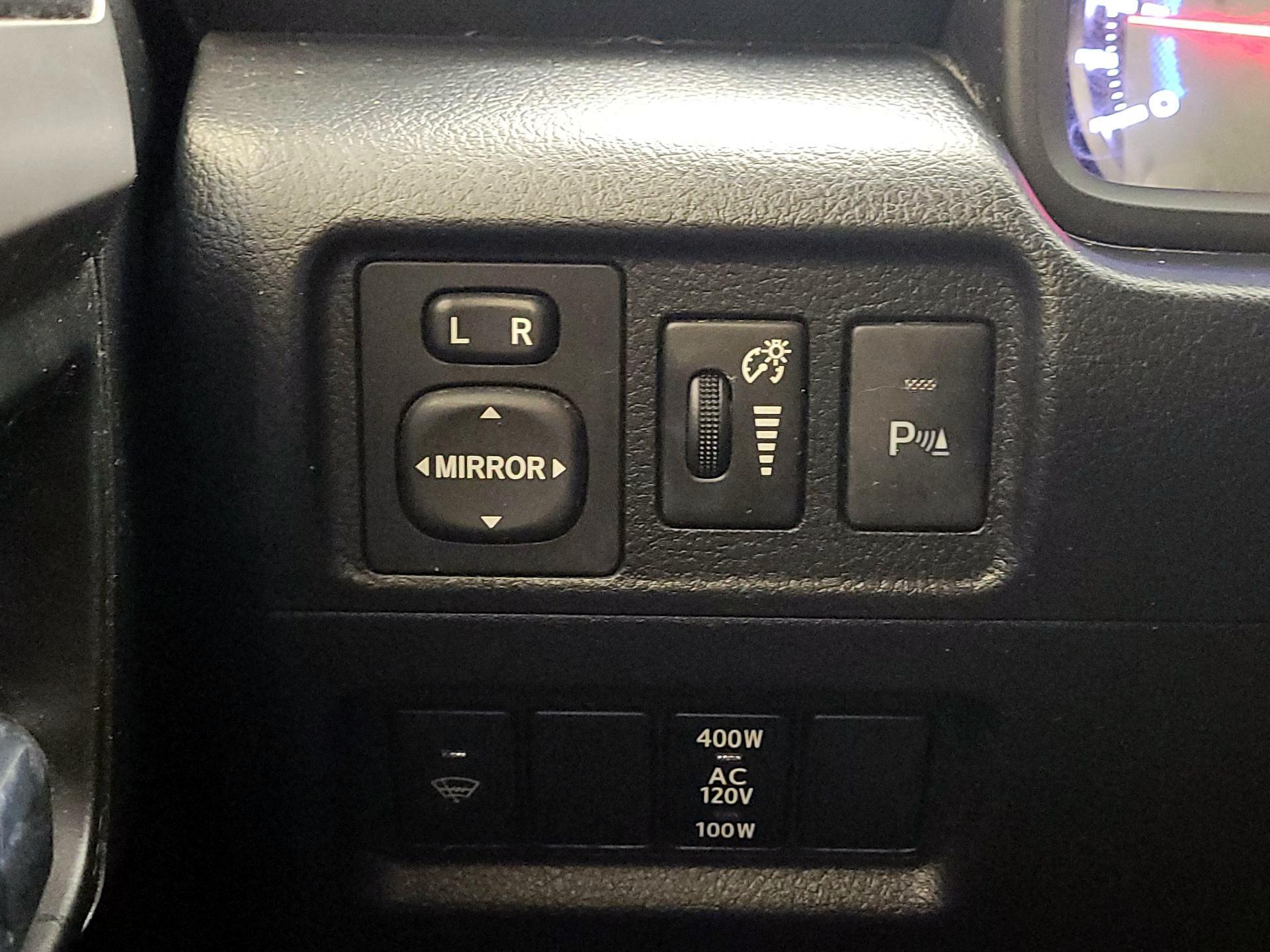 Thumbnail: 2017 Toyota 4Runner - 13