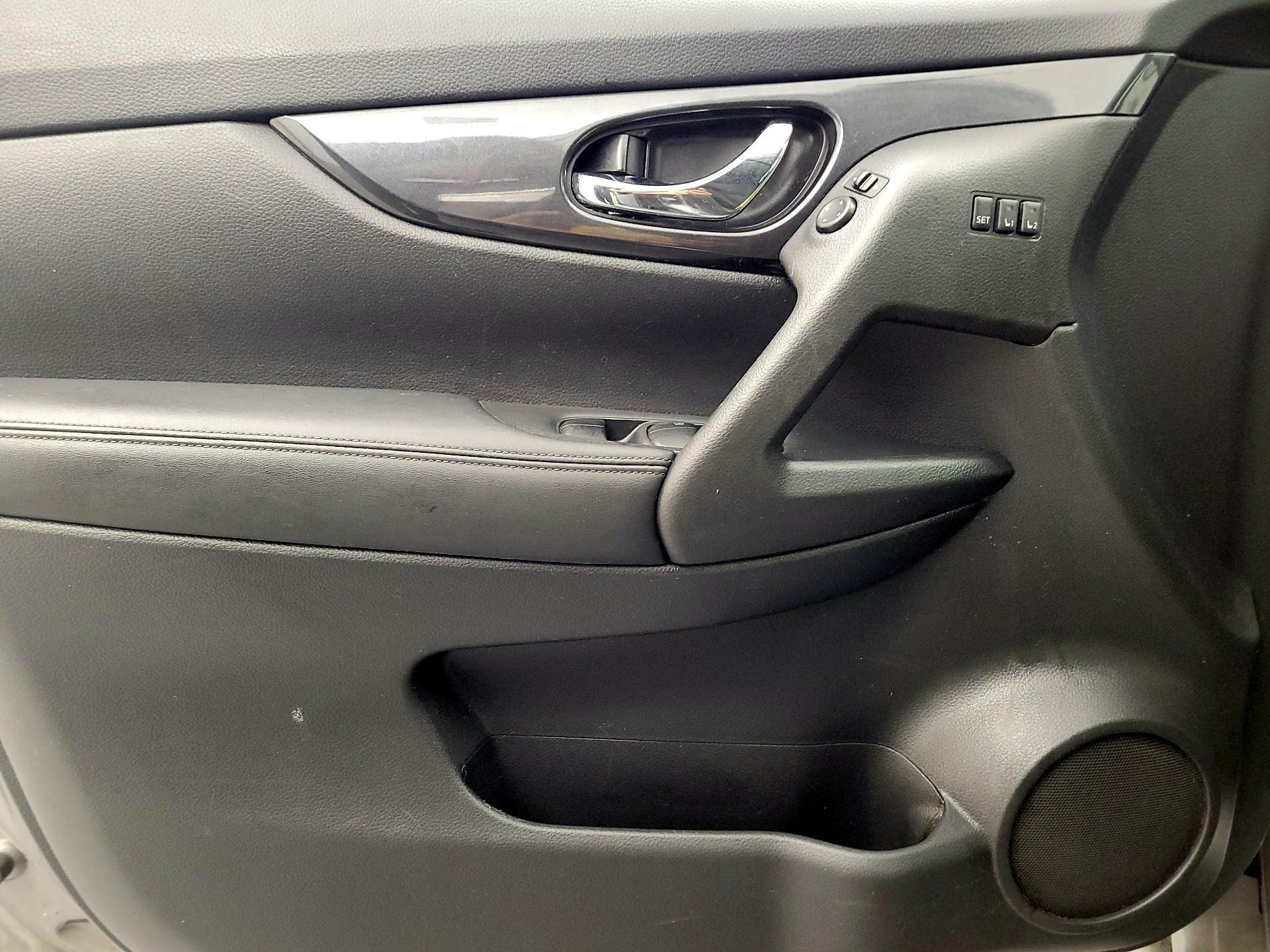 Thumbnail: 2018 Nissan Rogue - 12