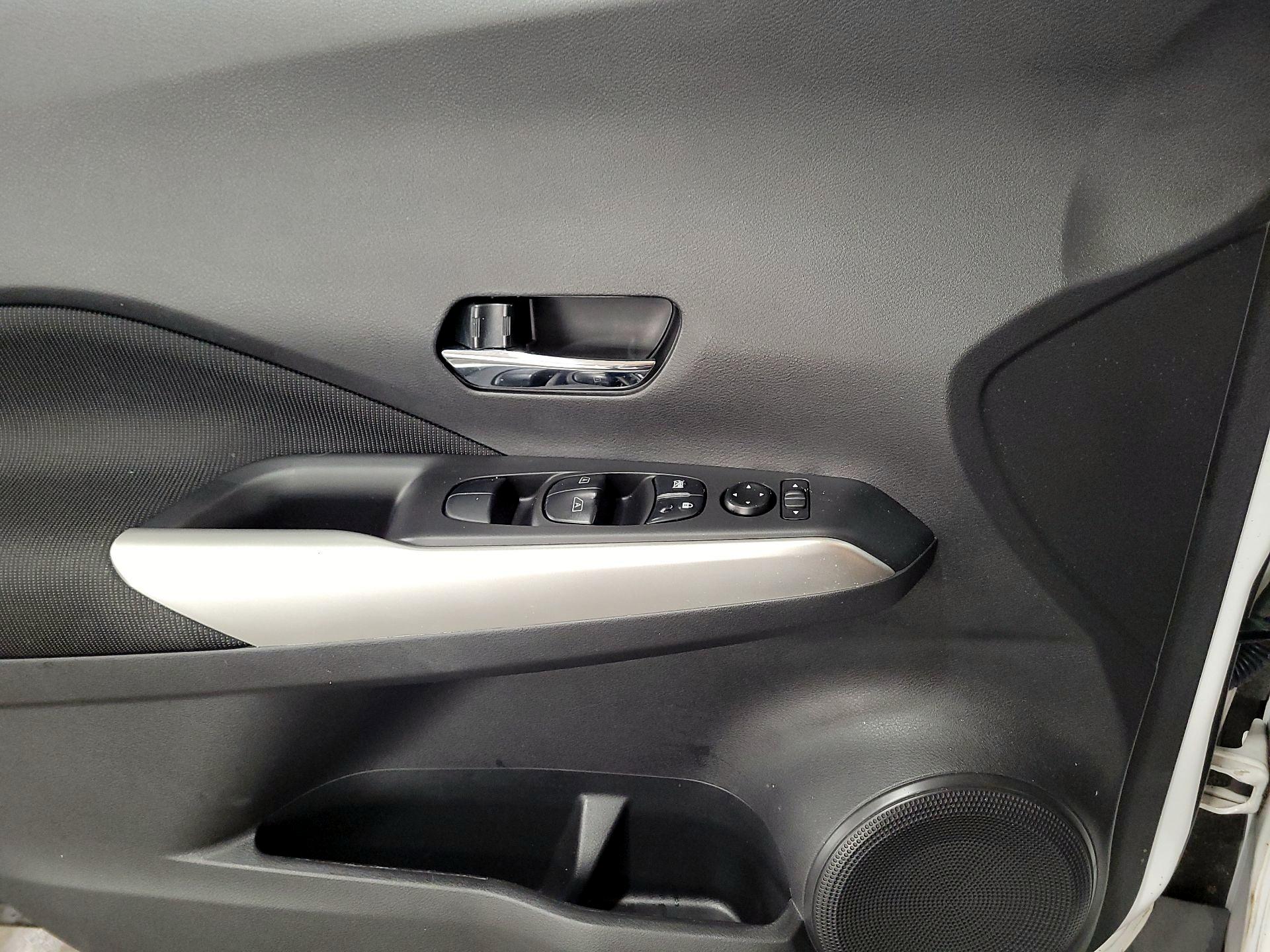 Thumbnail: 2021 Nissan Kicks - 12