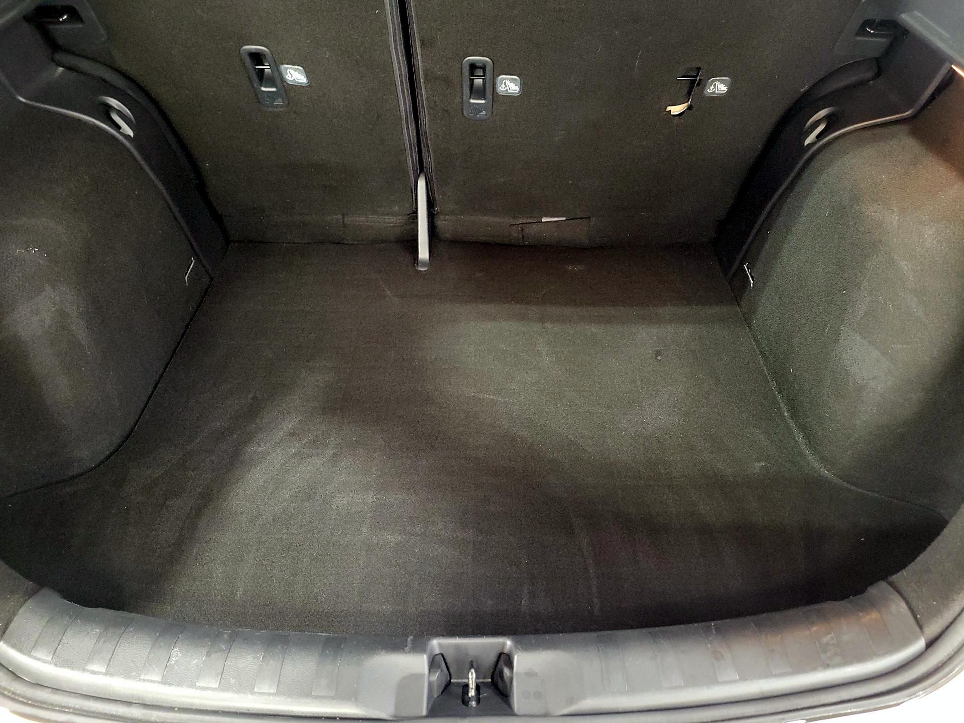 Thumbnail: 2021 Nissan Kicks - 16