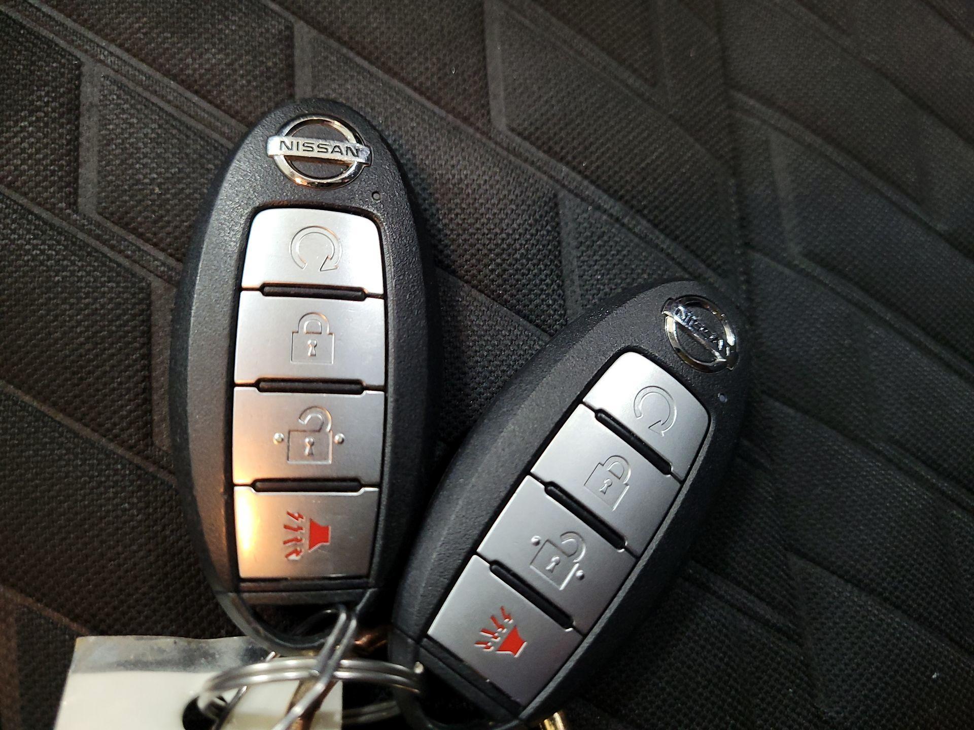 Thumbnail: 2021 Nissan Kicks - 18