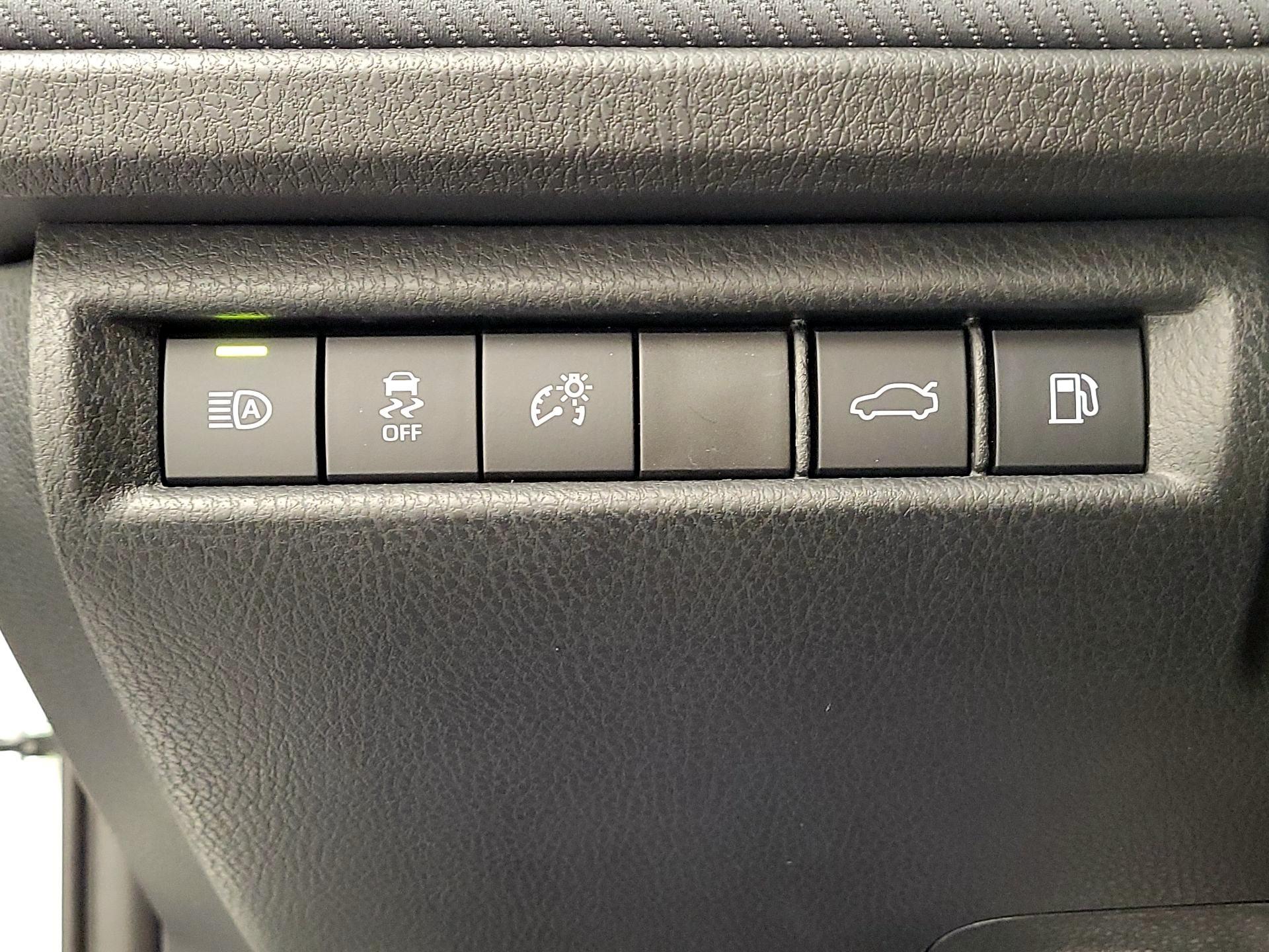 Thumbnail: 2025 Toyota Camry - 13