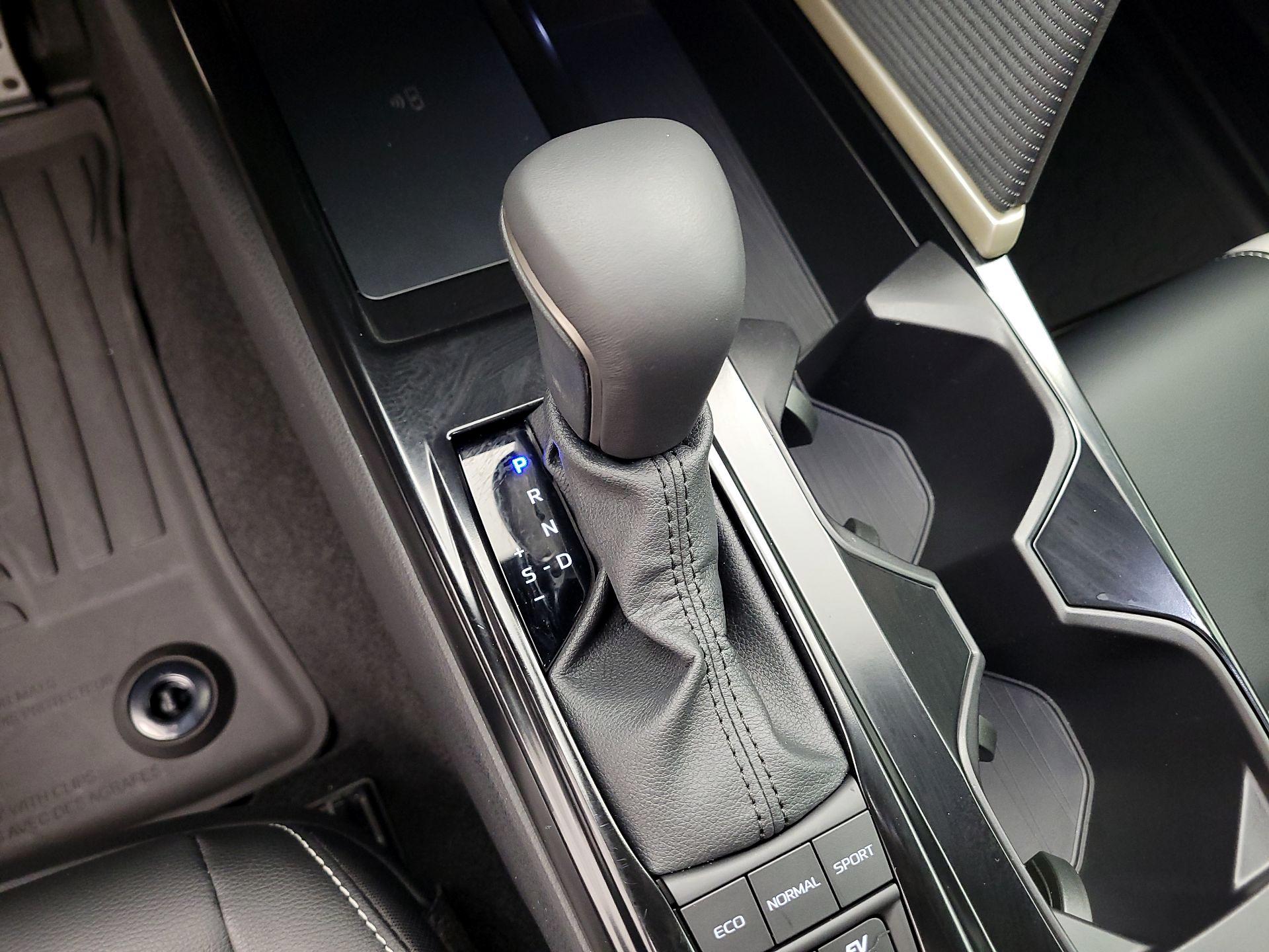 Thumbnail: 2025 Toyota Camry - 17