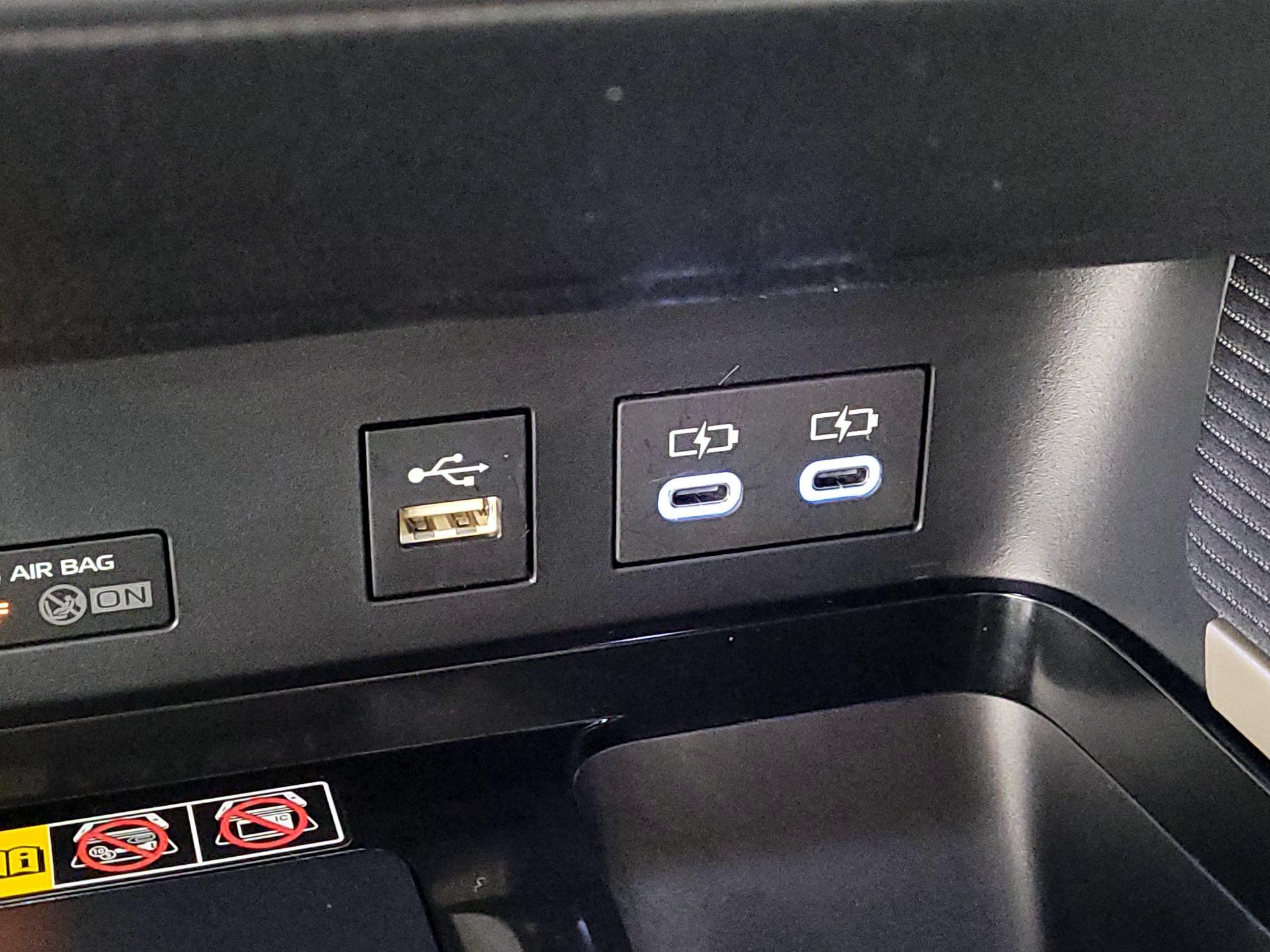 Thumbnail: 2025 Toyota Camry - 18