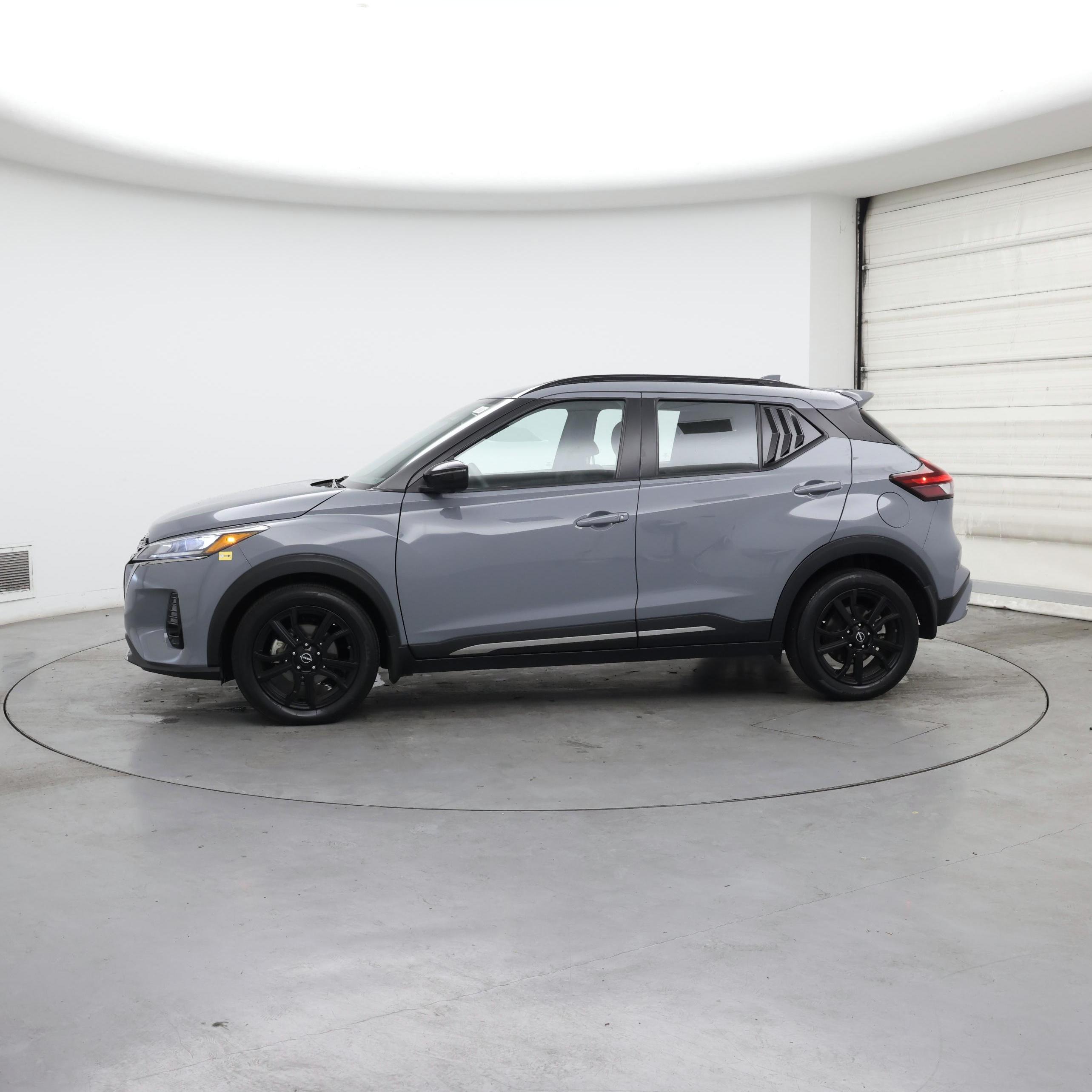 Thumbnail: 2022 Nissan Kicks - 3