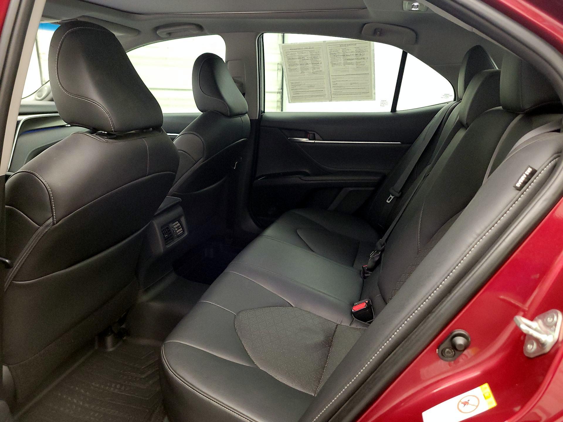 Thumbnail: 2018 Toyota Camry - 19